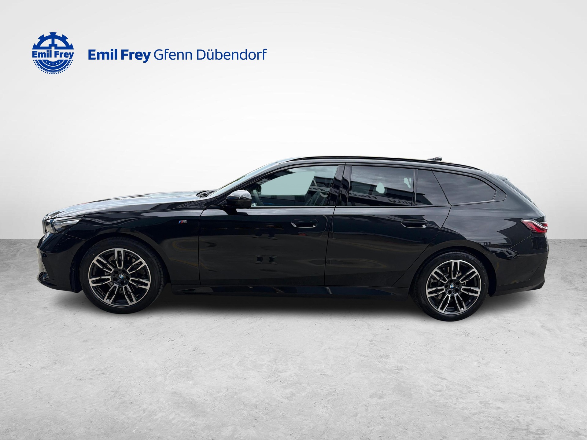 BMW 520d xDrive Touring-image-3