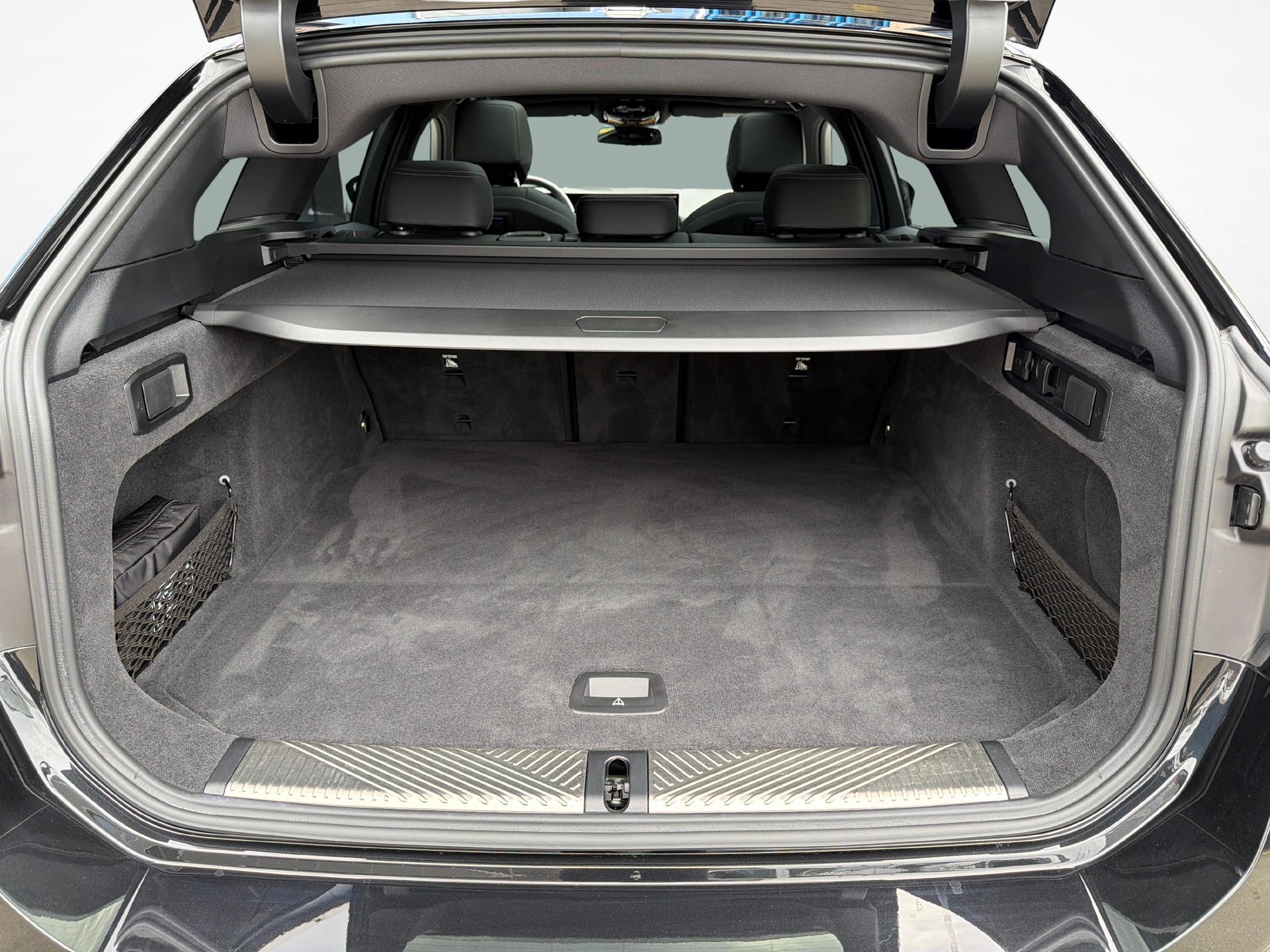 BMW 520d xDrive Touring-image-19