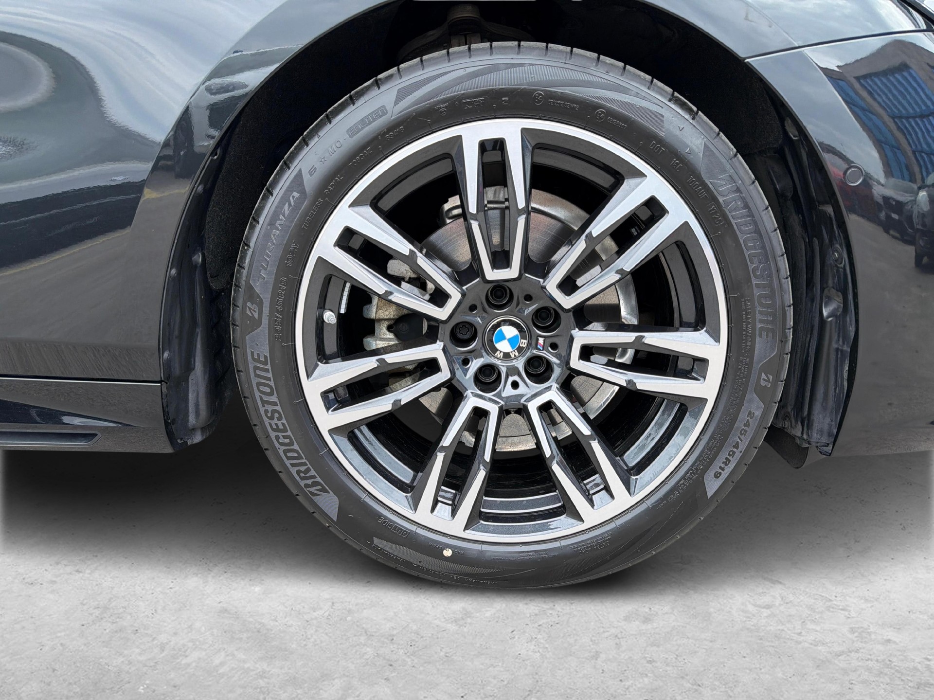 BMW 520d xDrive Touring-image-9