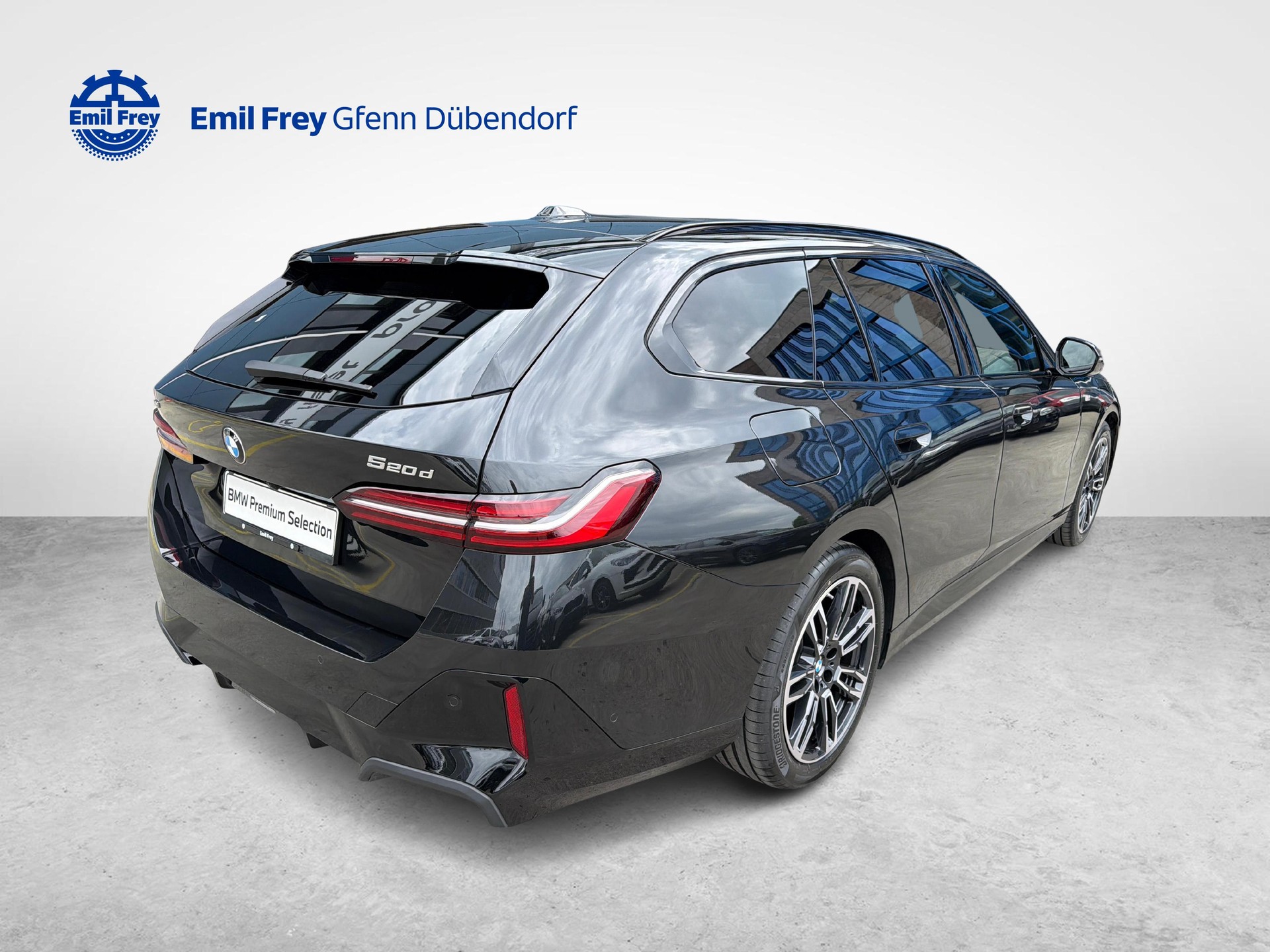 BMW 520d xDrive Touring-image-1