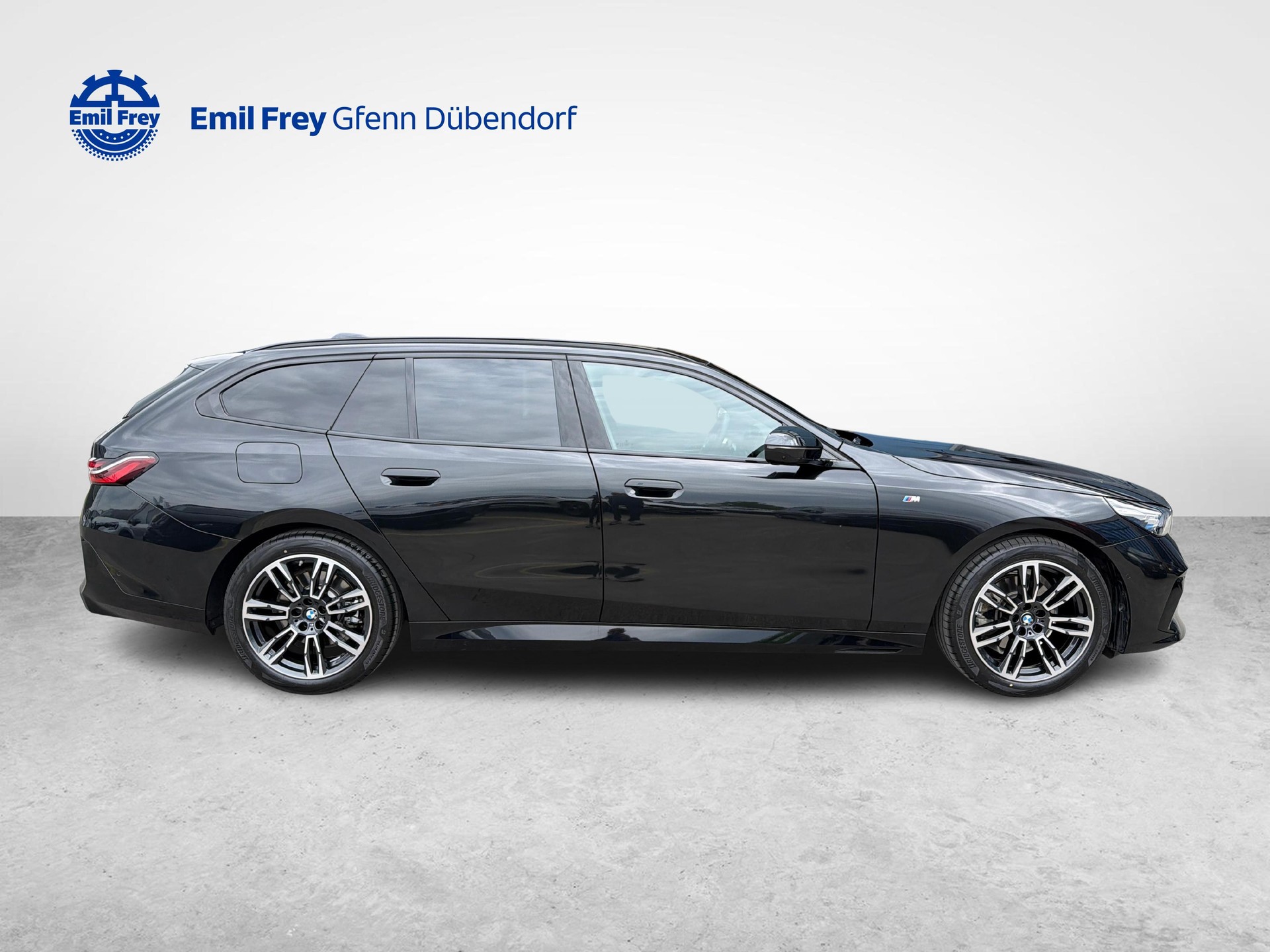 BMW 520d xDrive Touring-image-4