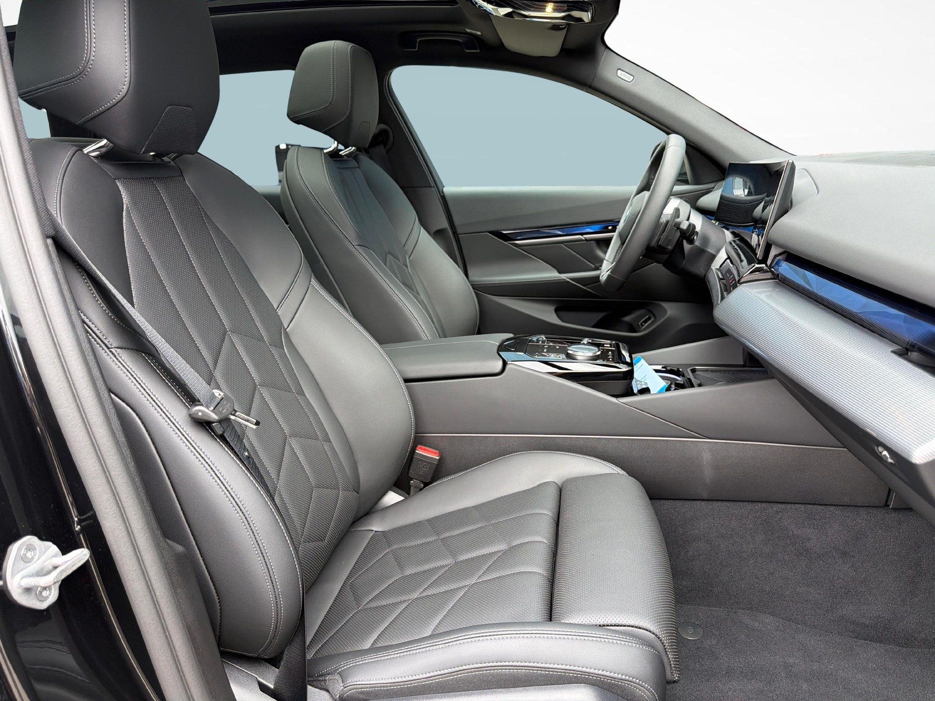 BMW 520d xDrive Touring-image-15