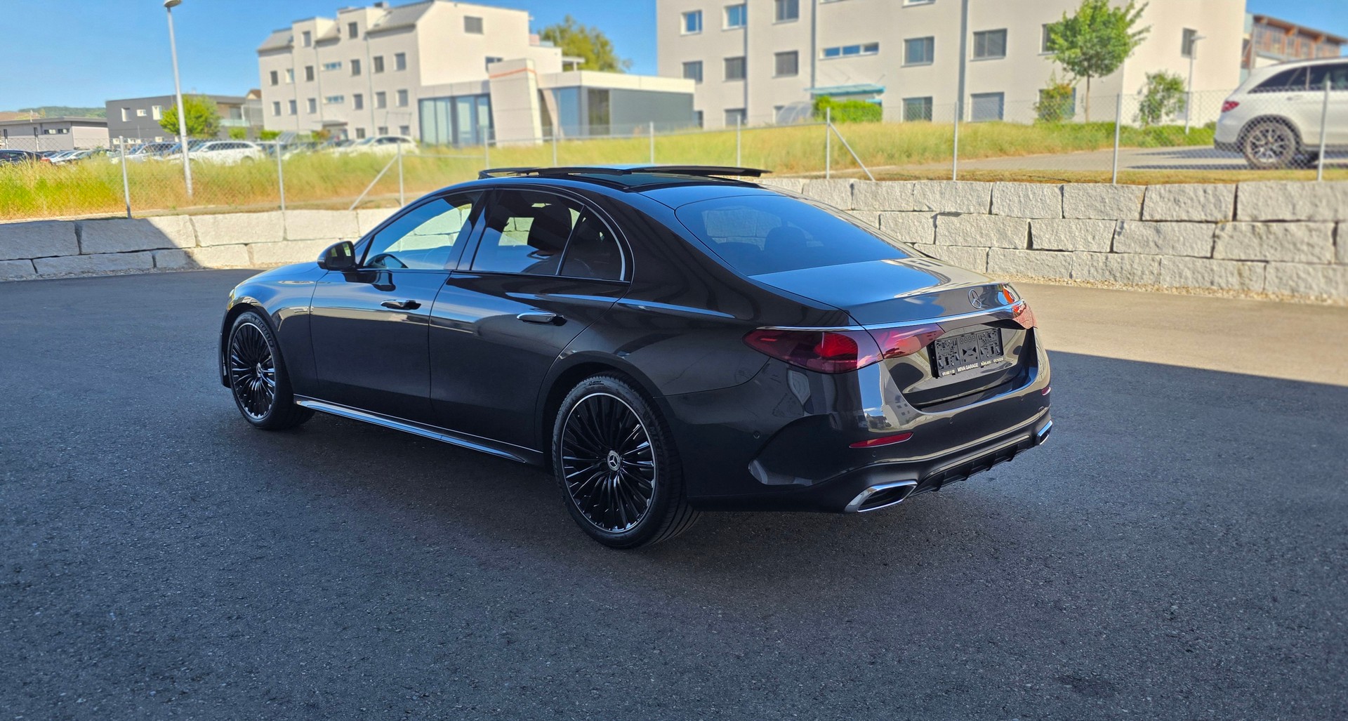 MERCEDES-BENZ E 220 d 4Matic 9G-Tronic * PANORAMA - DACH * ANHÄNGERKUPPLUNG * ACC *-image-5