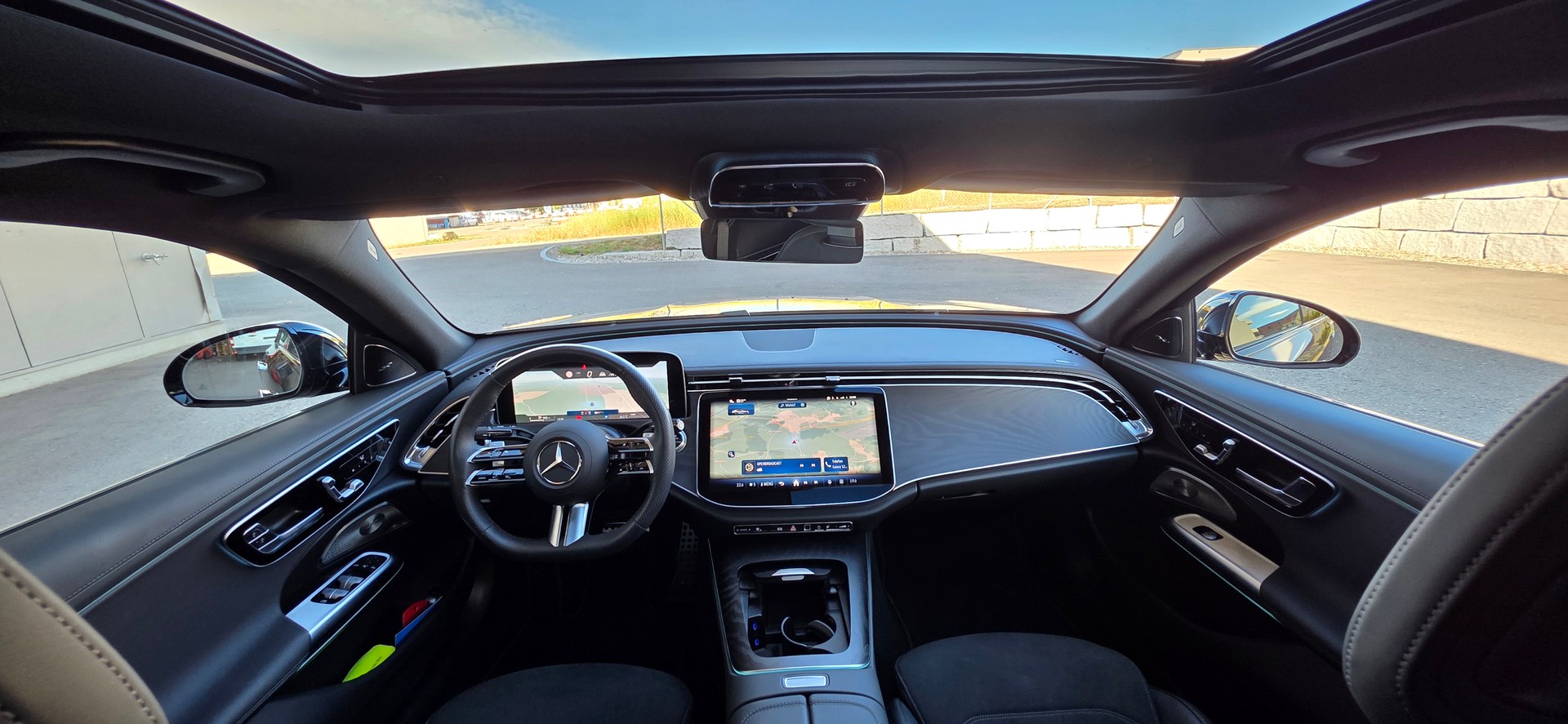 MERCEDES-BENZ E 220 d 4Matic 9G-Tronic * PANORAMA - DACH * ANHÄNGERKUPPLUNG * ACC *-image-23