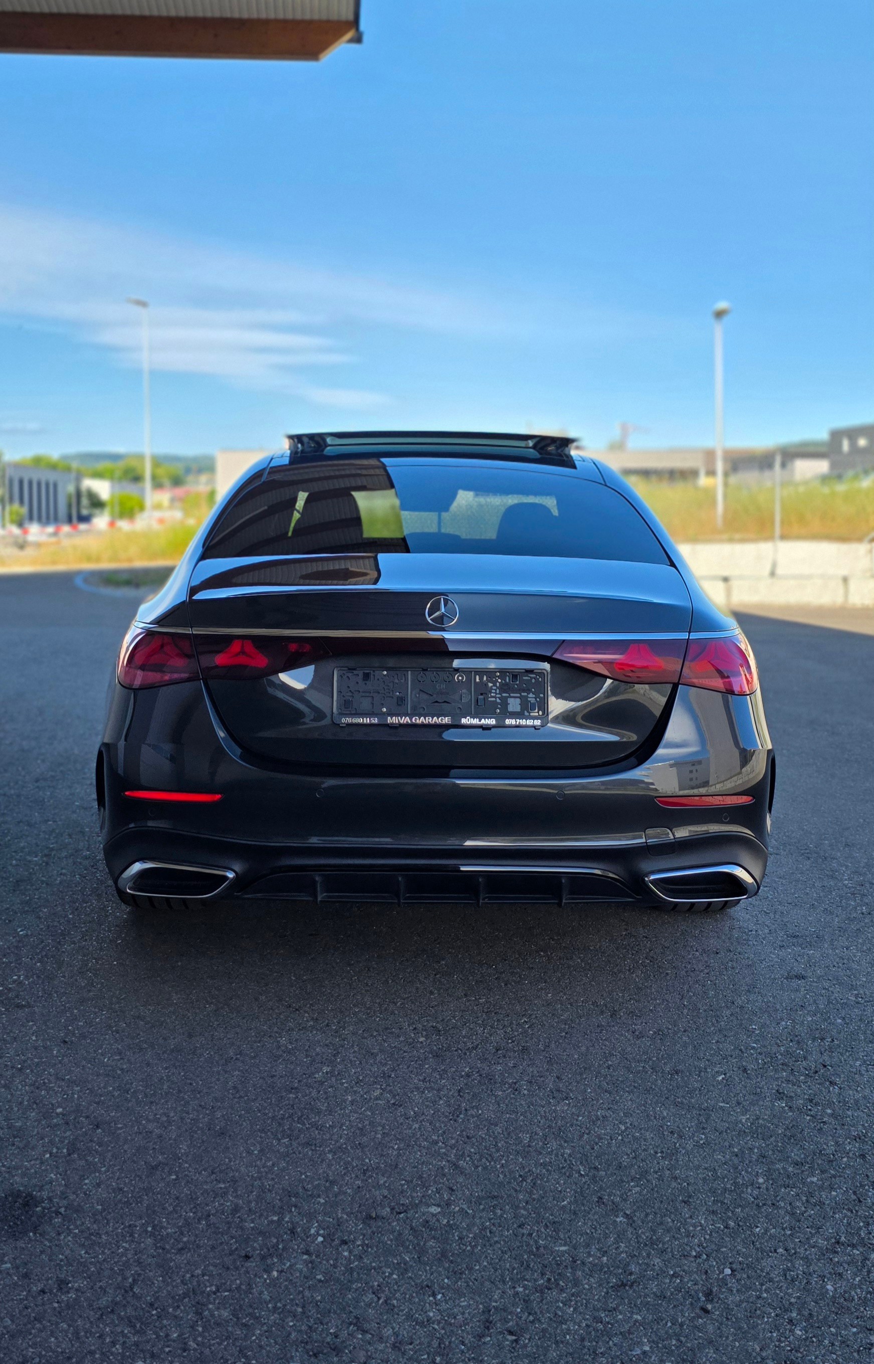 MERCEDES-BENZ E 220 d 4Matic 9G-Tronic * PANORAMA - DACH * ANHÄNGERKUPPLUNG * ACC *-image-3
