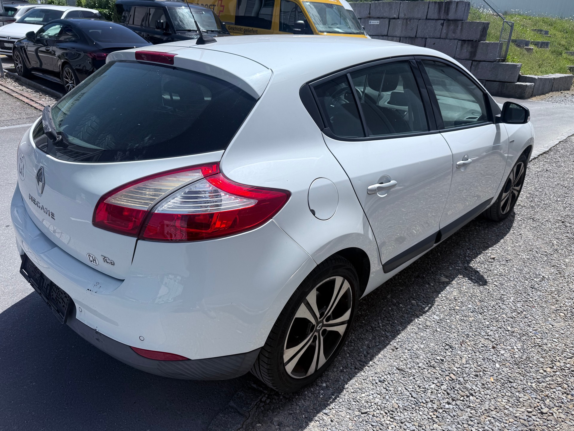 RENAULT Mégane 1.4 16V Turbo Bose-image-2