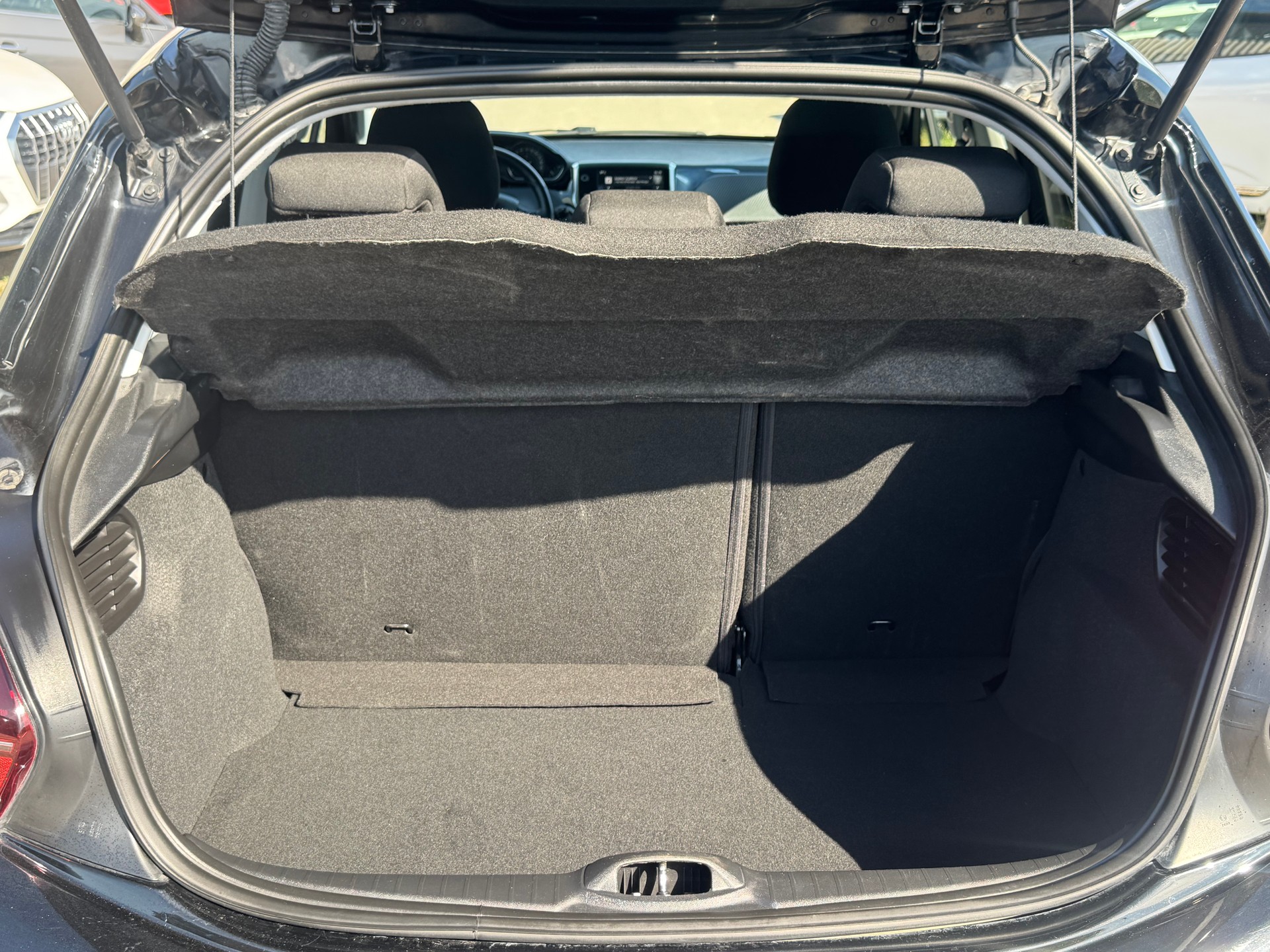 PEUGEOT 208 1.2 PureTech Active EAT6-image-15