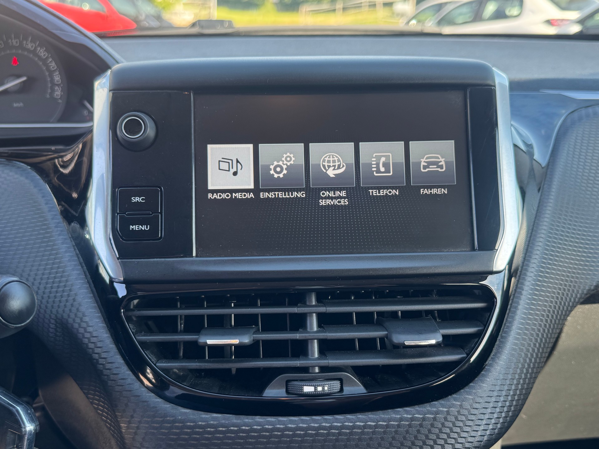 PEUGEOT 208 1.2 PureTech Active EAT6-image-10