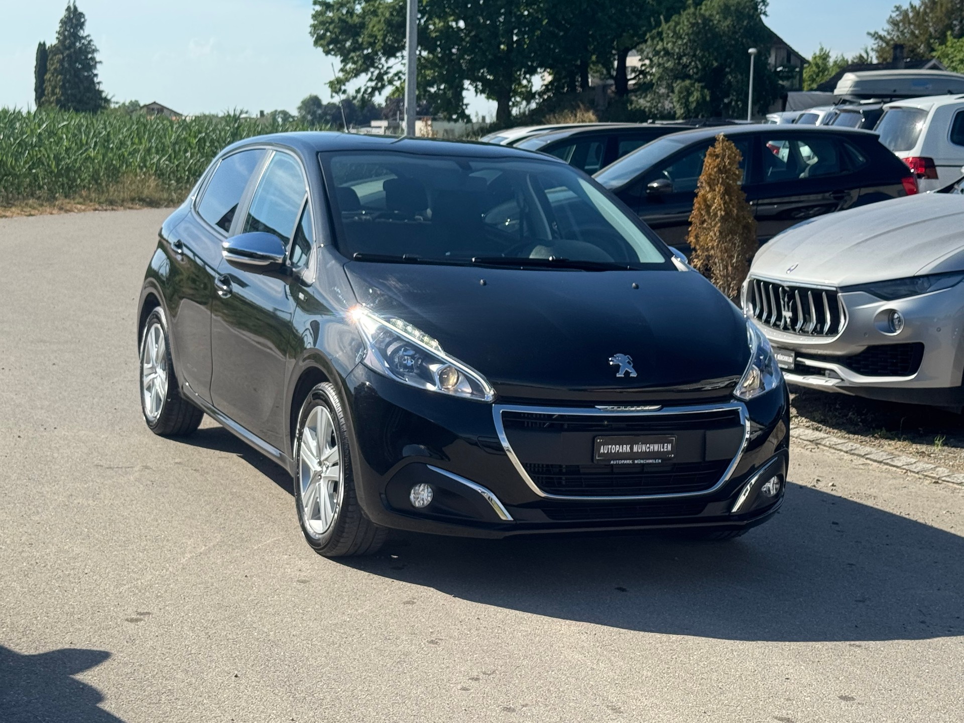 PEUGEOT 208 1.2 PureTech Active EAT6-image-1