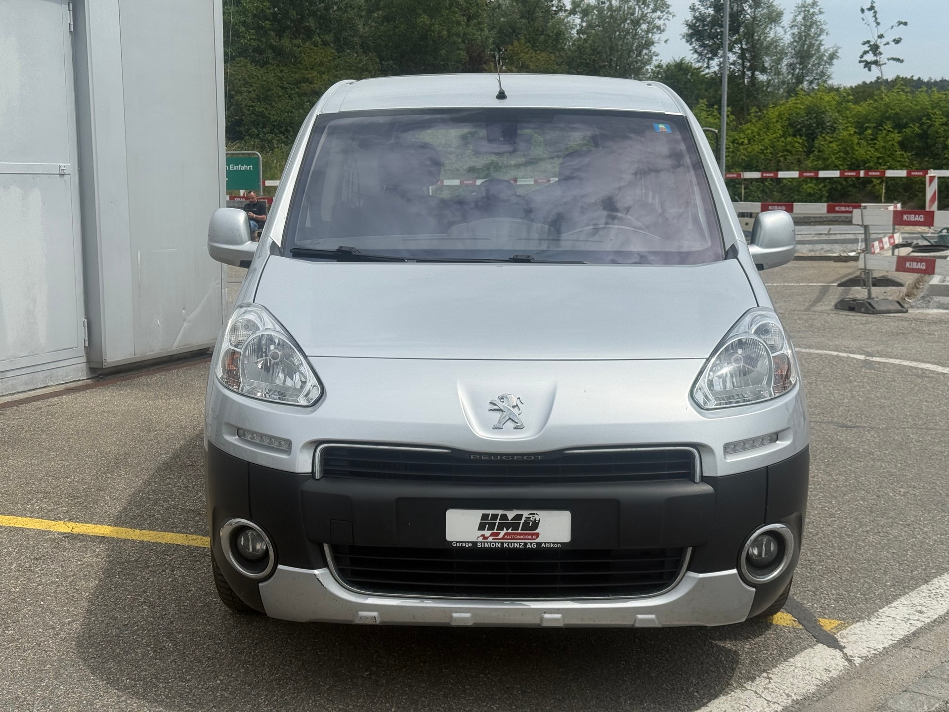 PEUGEOT Partner 1.6 e-HDI Active EGS6-image-1