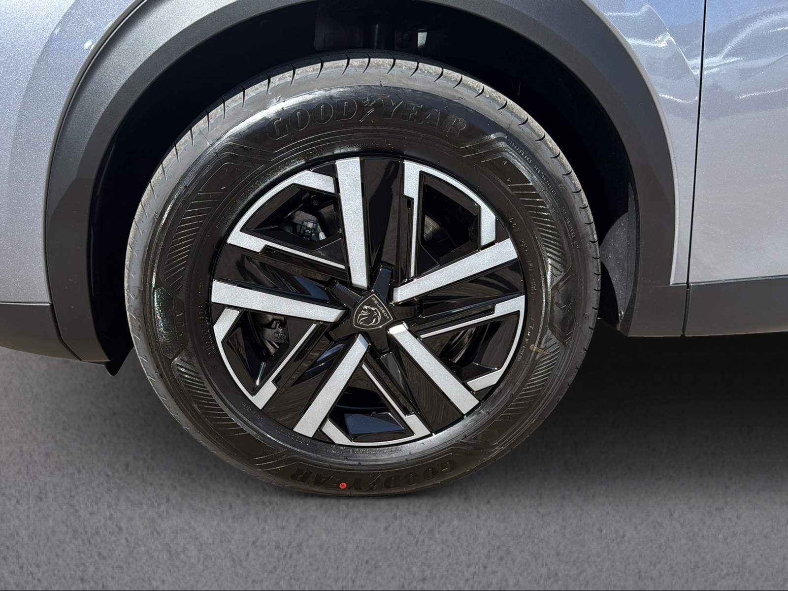 PEUGEOT 2008 e-Style 156 PS-image-7