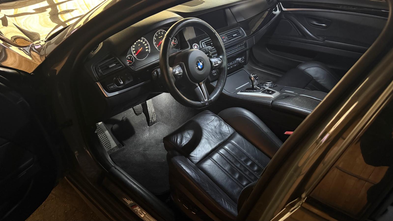BMW M5 F10 V8 4.4-image-7