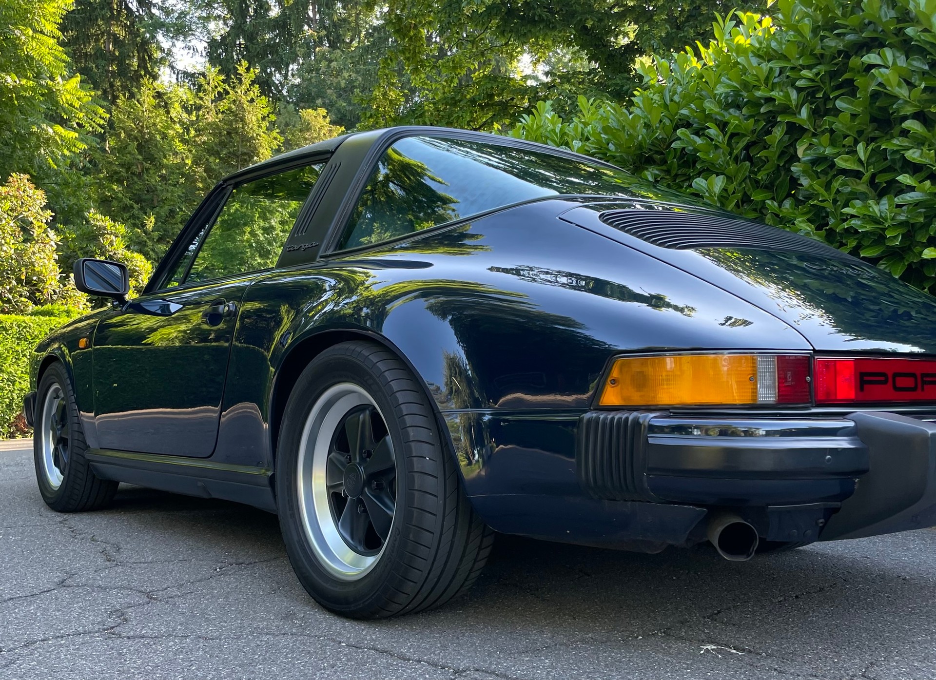 PORSCHE 3.2 Carrera Targa-image-12