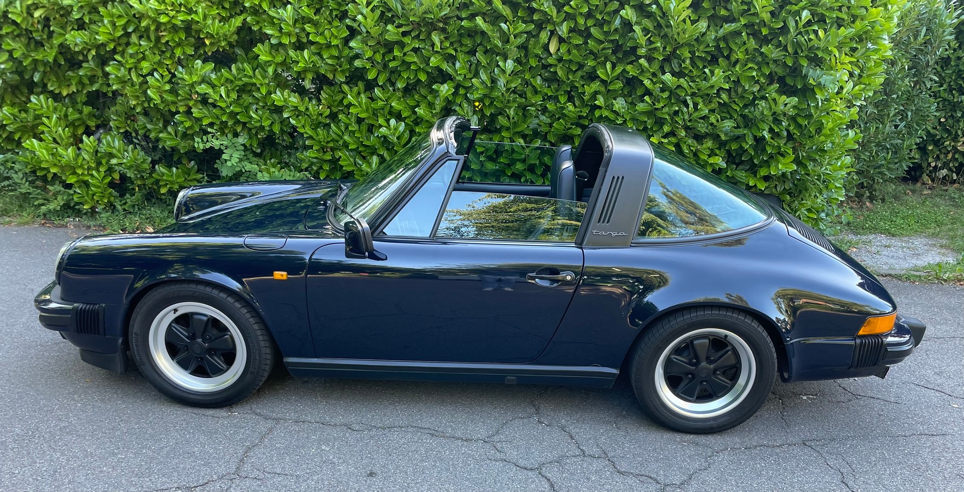 PORSCHE 3.2 Carrera Targa-image-17