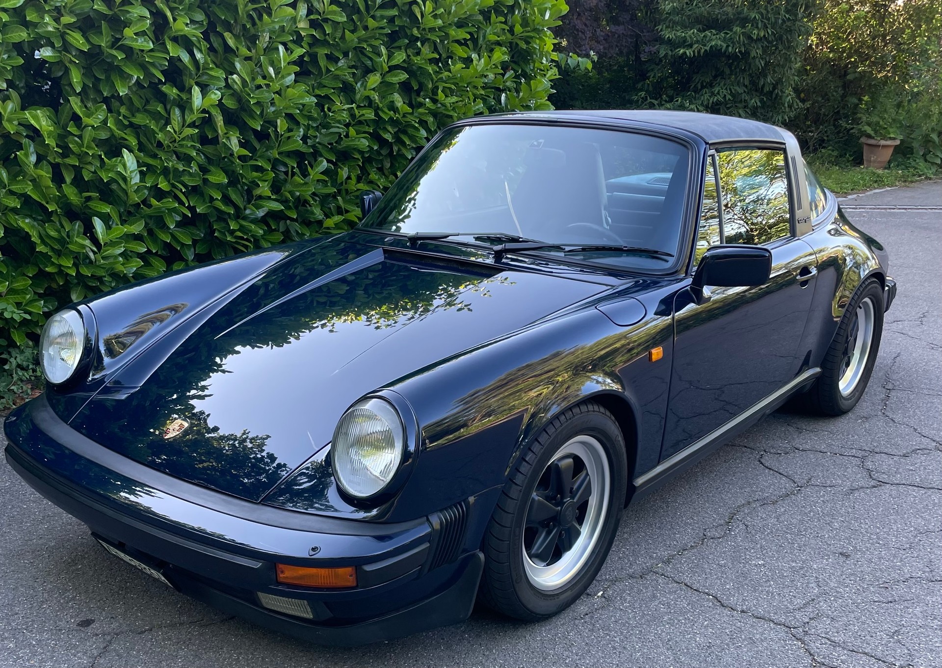 PORSCHE 3.2 Carrera Targa-image-0
