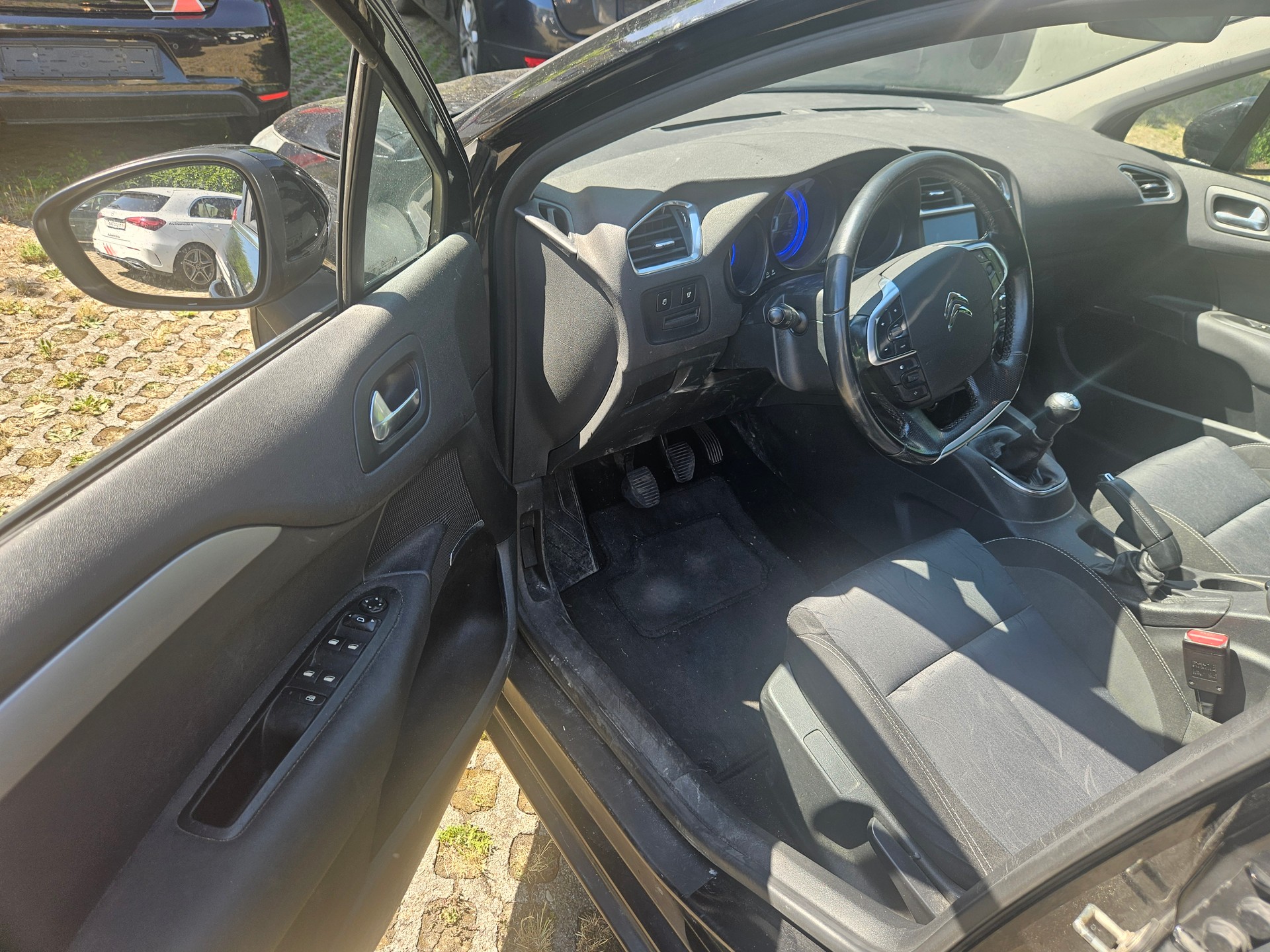 CITROEN C4 Berline 1.6 VTi Séduction-image-8