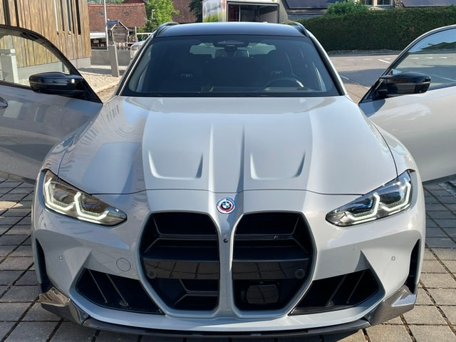 BMW M3 Touring xDrive Competition M-image-12