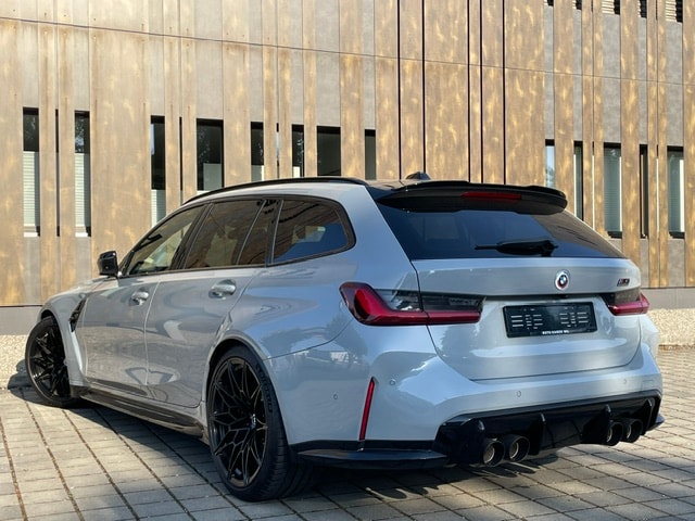 BMW M3 Touring xDrive Competition M-image-8