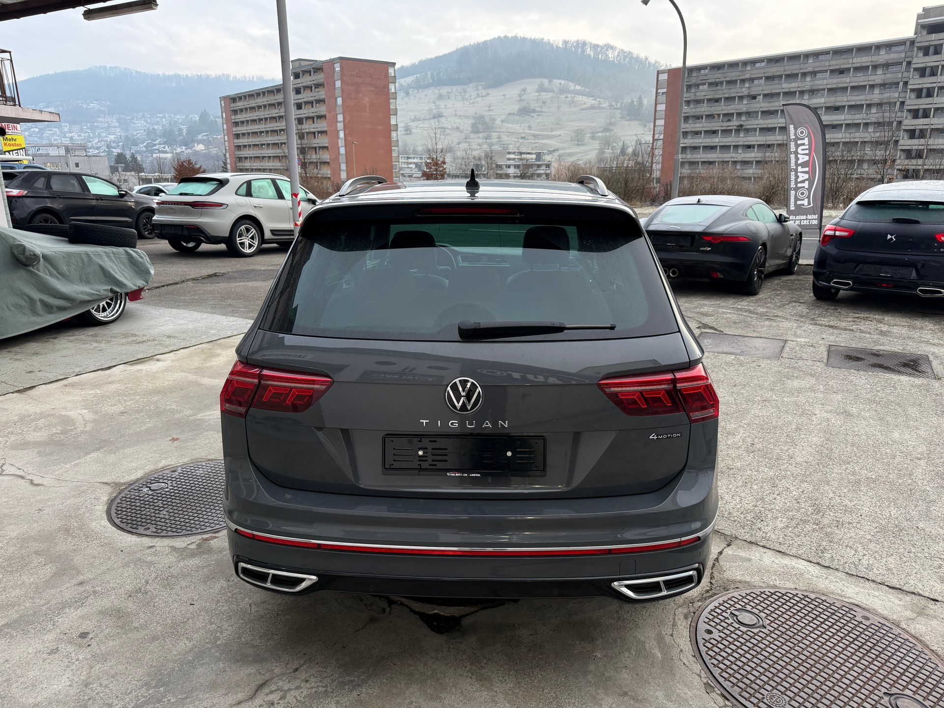 VW Tiguan 2.0TSI R-Line 4Motion DSG-image-3
