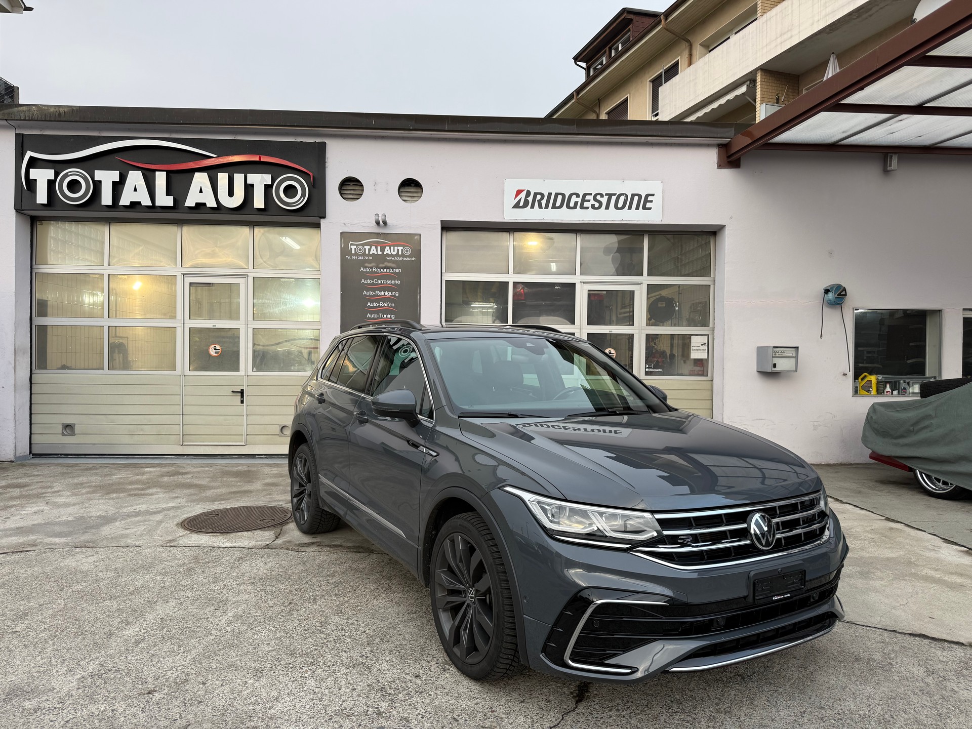 VW Tiguan 2.0TSI R-Line 4Motion DSG-image-0