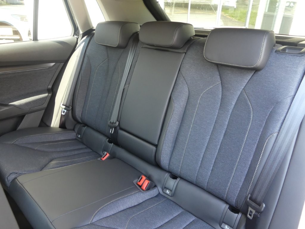 SKODA Elroq 85x Selection 4x4-image-11