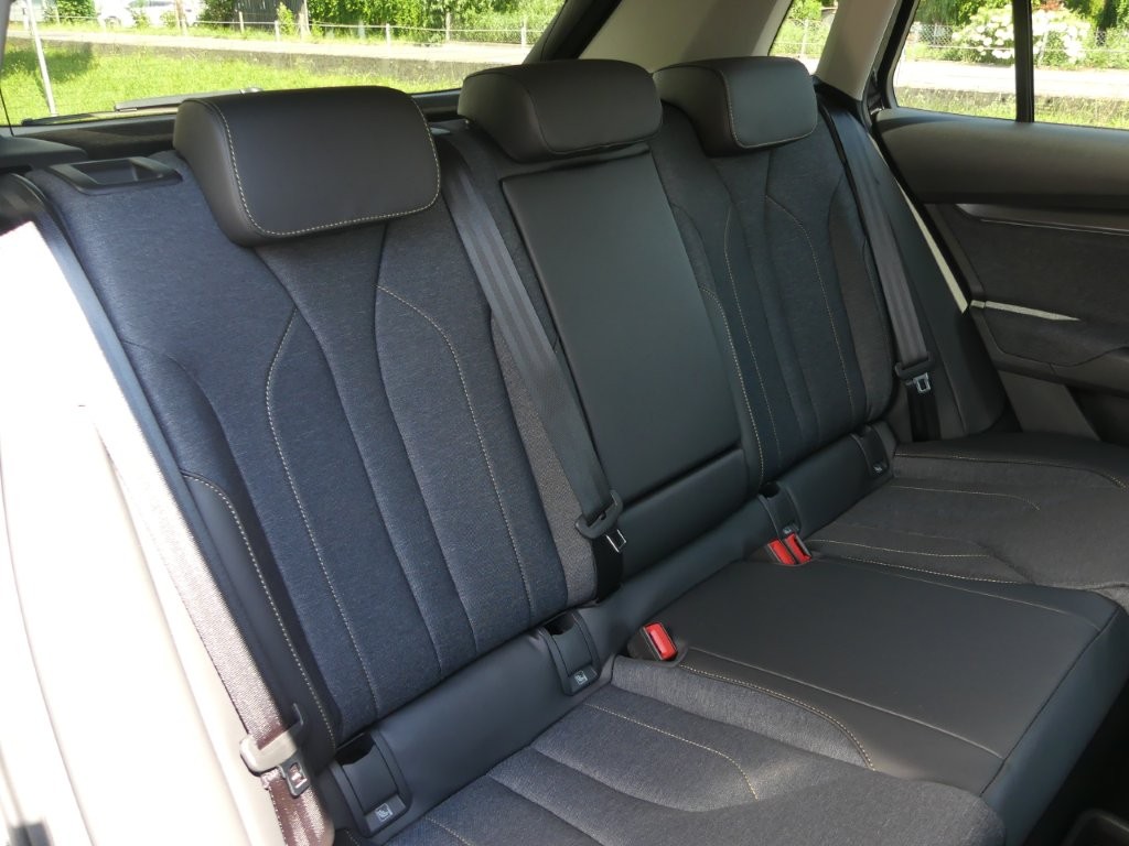 SKODA Elroq 85x Selection 4x4-image-12