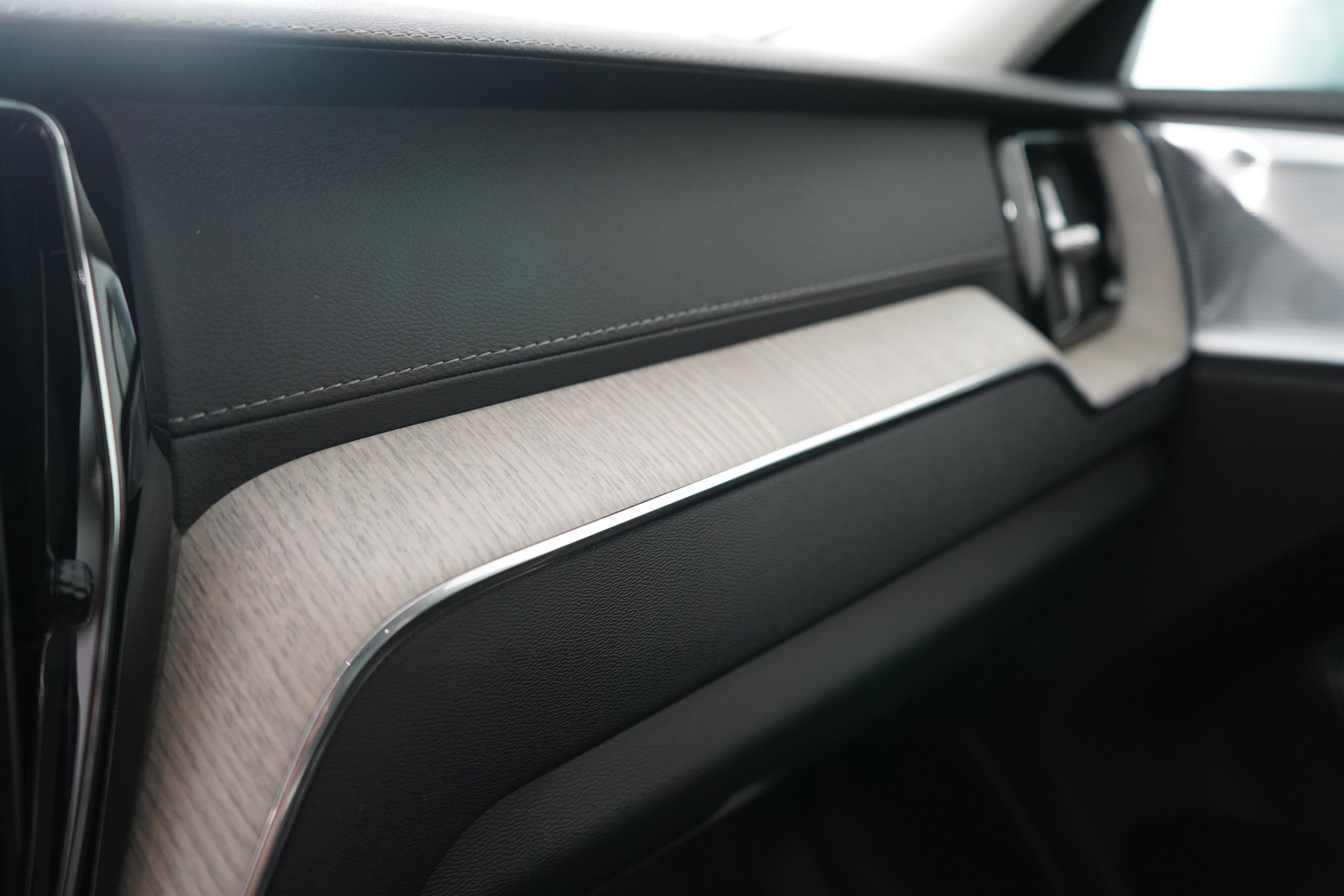 VOLVO XC60 2.0 T8 TE Inscription eAWD-image-15