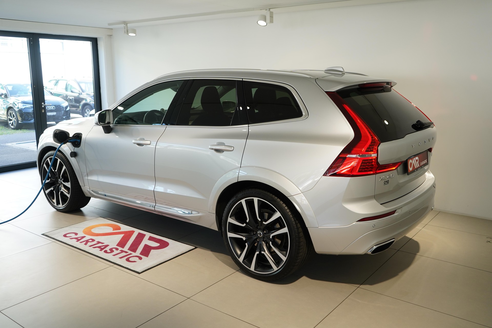 VOLVO XC60 2.0 T8 TE Inscription eAWD-showroom-element-3