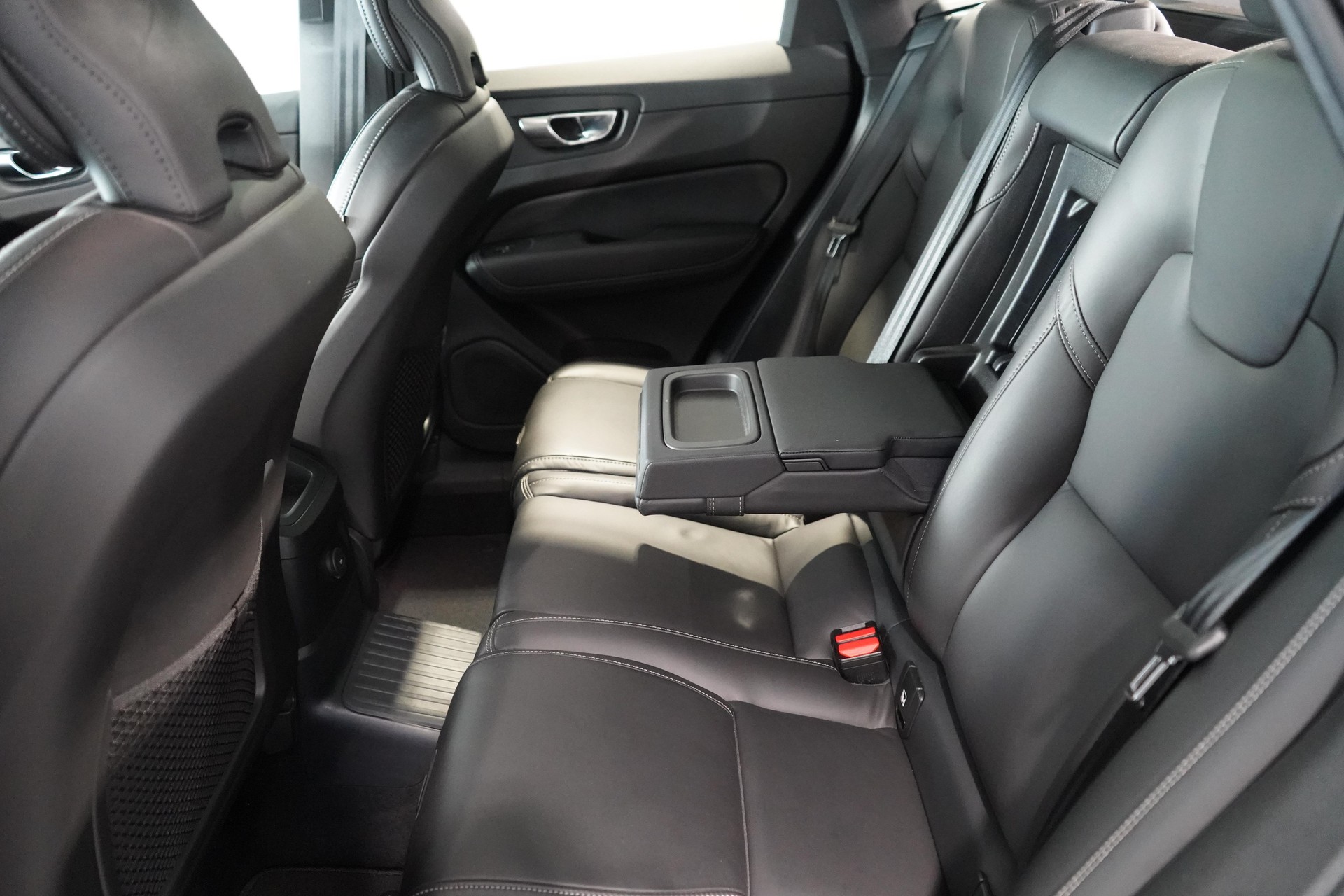 VOLVO XC60 2.0 T8 TE Inscription eAWD-image-23