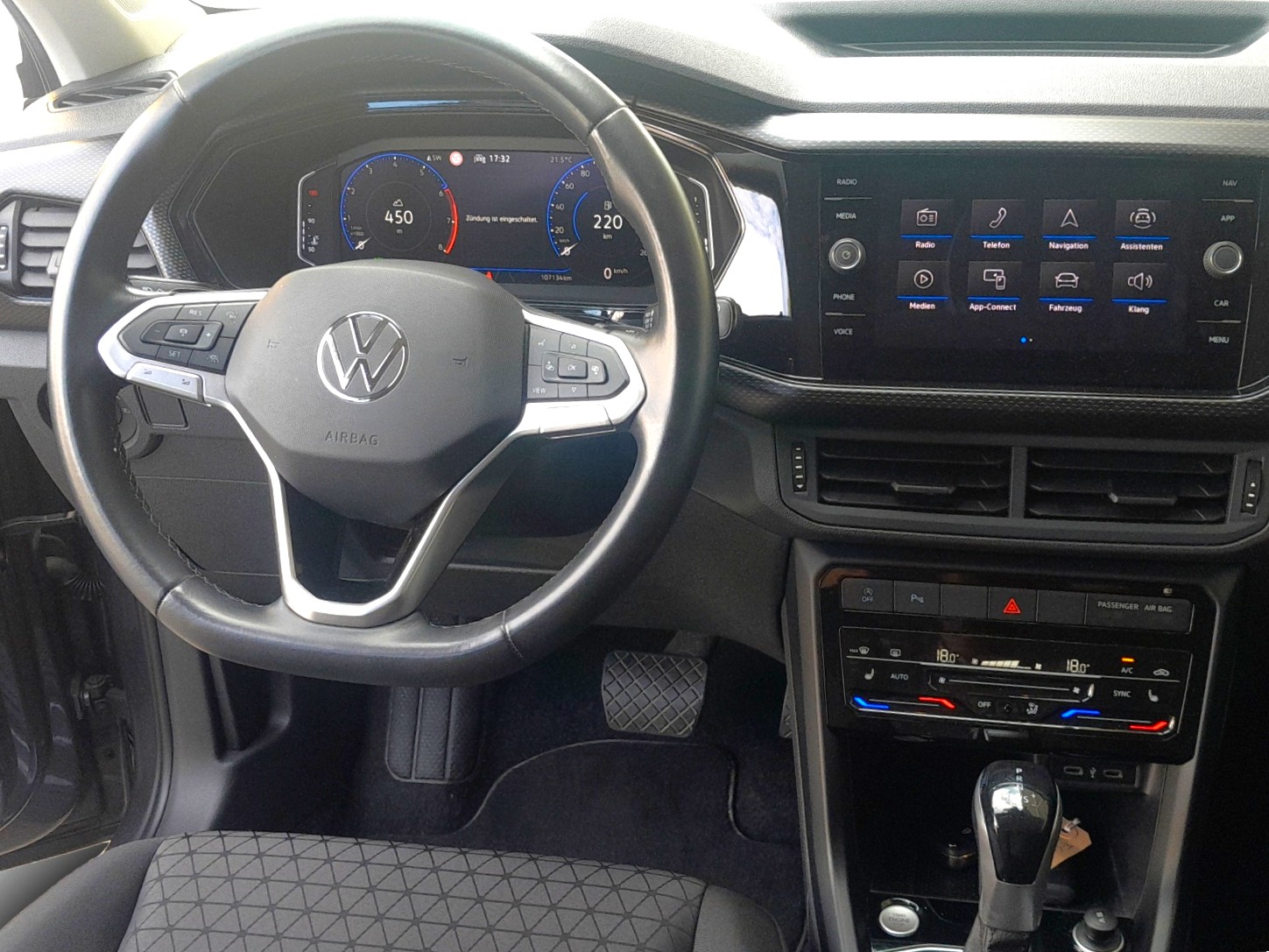 VW T-Cross 1.0 TSI Life DSG-image-8