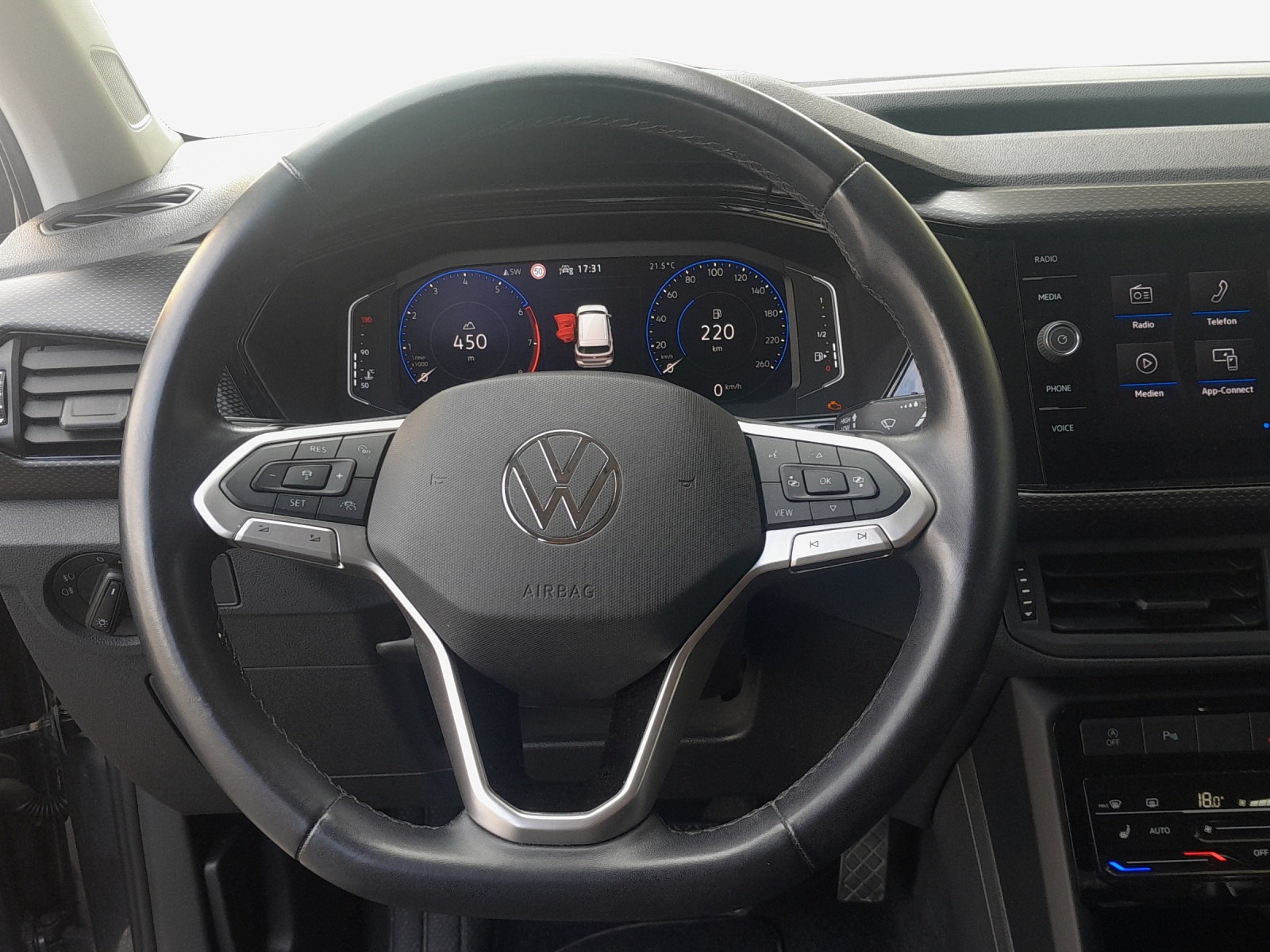 VW T-Cross 1.0 TSI Life DSG-image-9