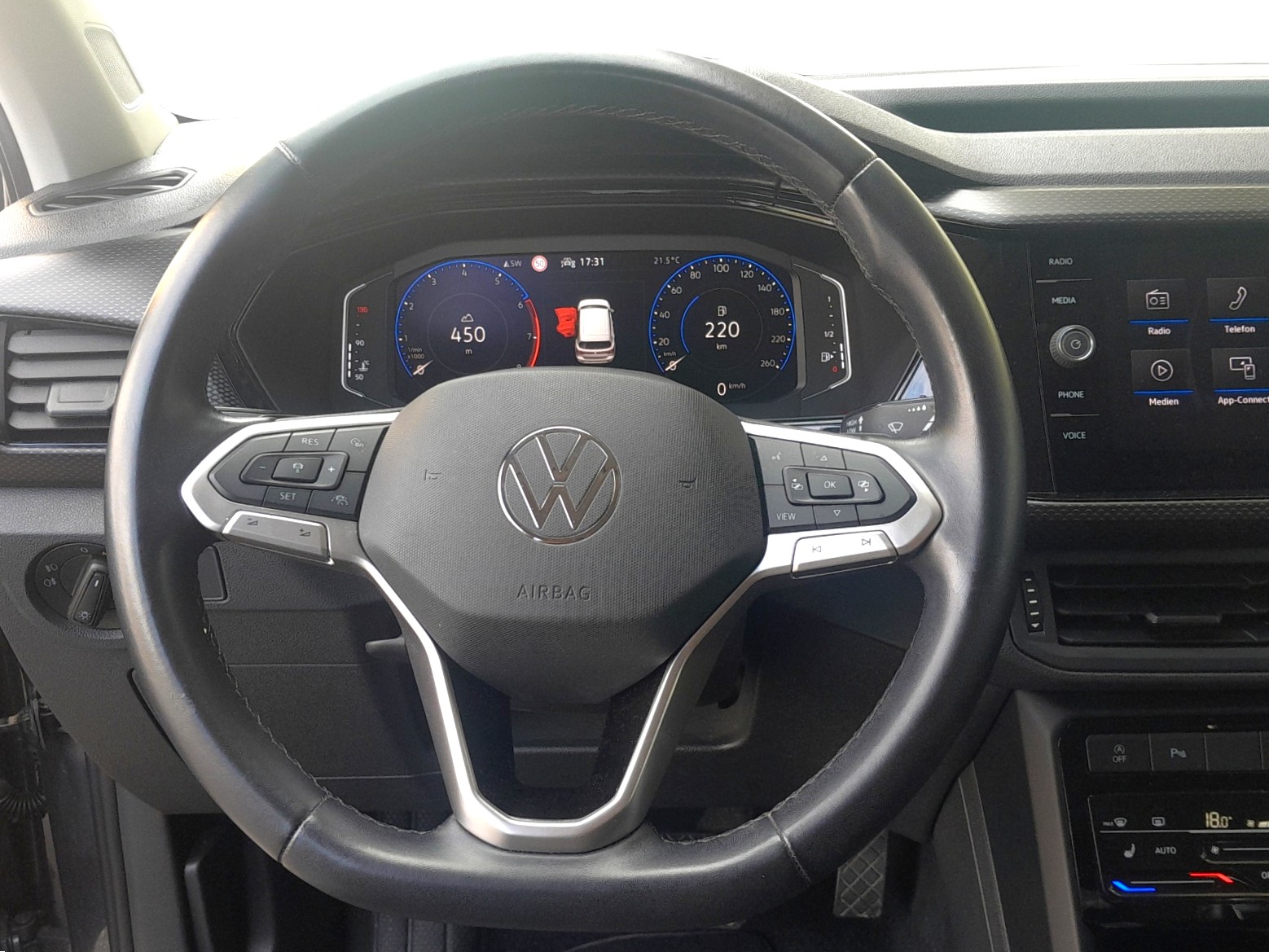 VW T-Cross 1.0 TSI Life DSG-image-9