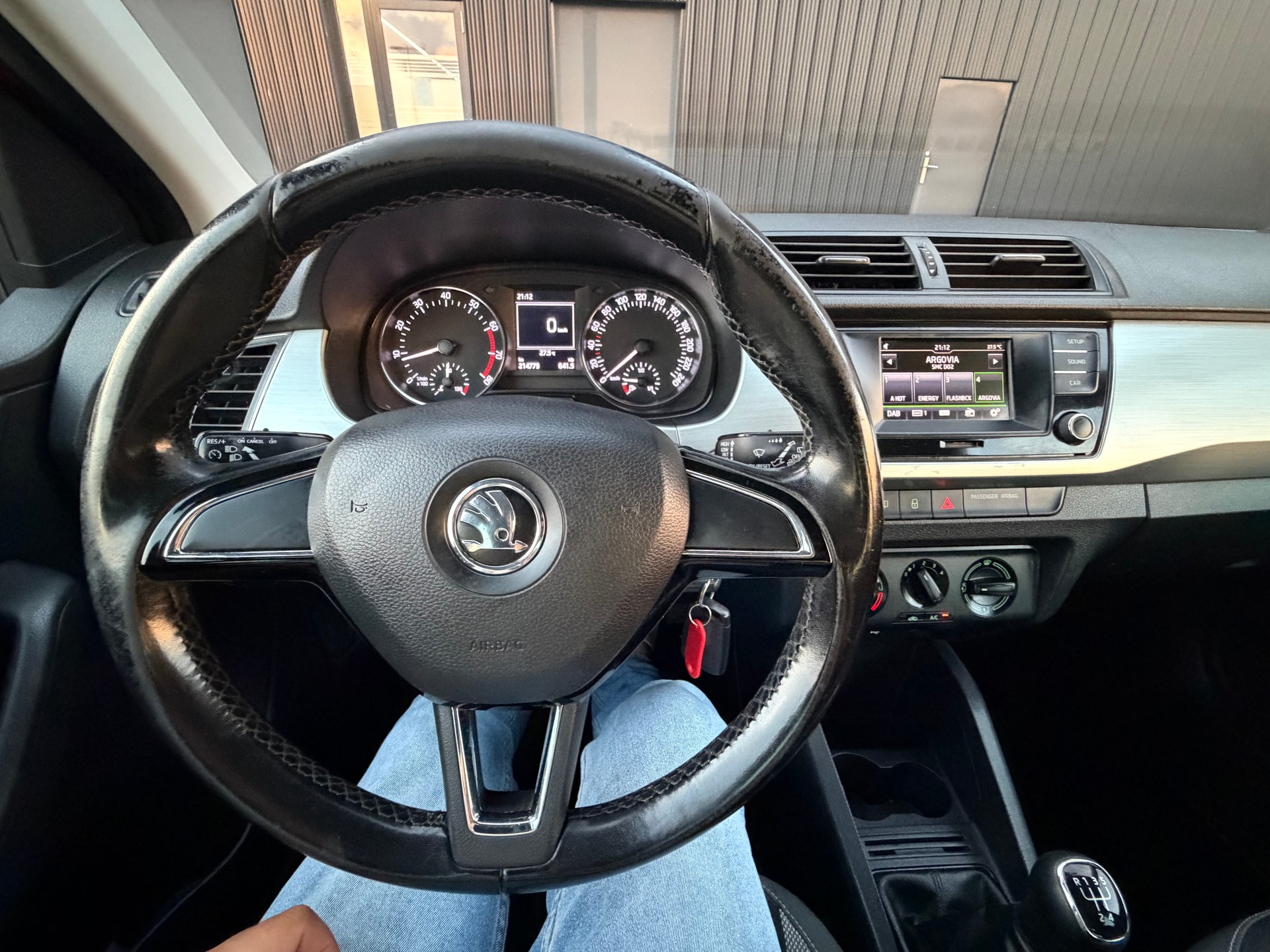 SKODA Fabia 1.2 TSI Ambition-image-12