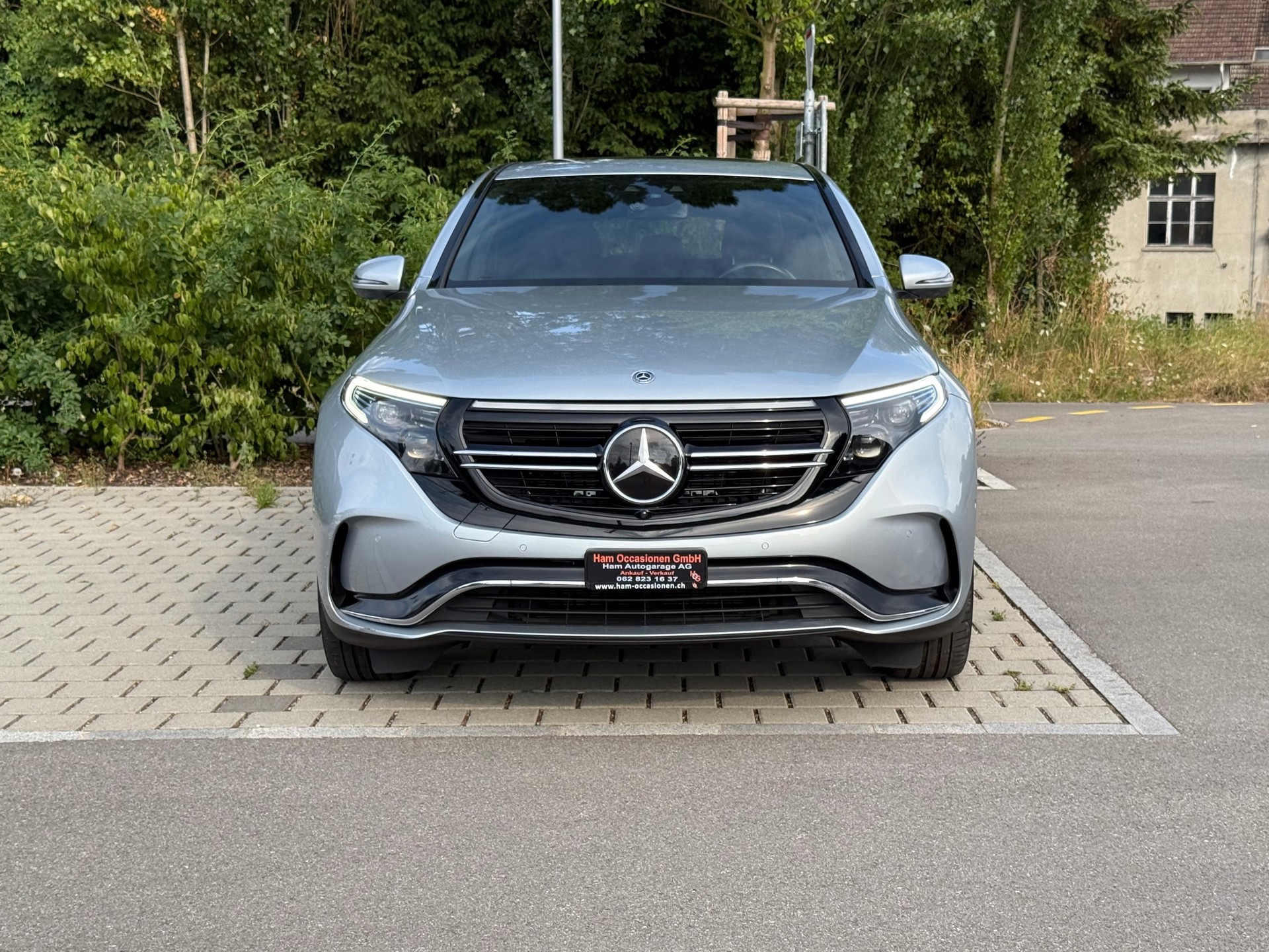 MERCEDES-BENZ EQC 400 AMG Line 4Matic-image-0