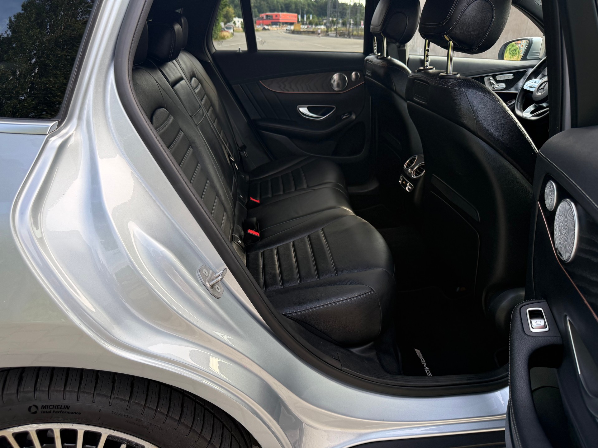 MERCEDES-BENZ EQC 400 AMG Line 4Matic-image-14