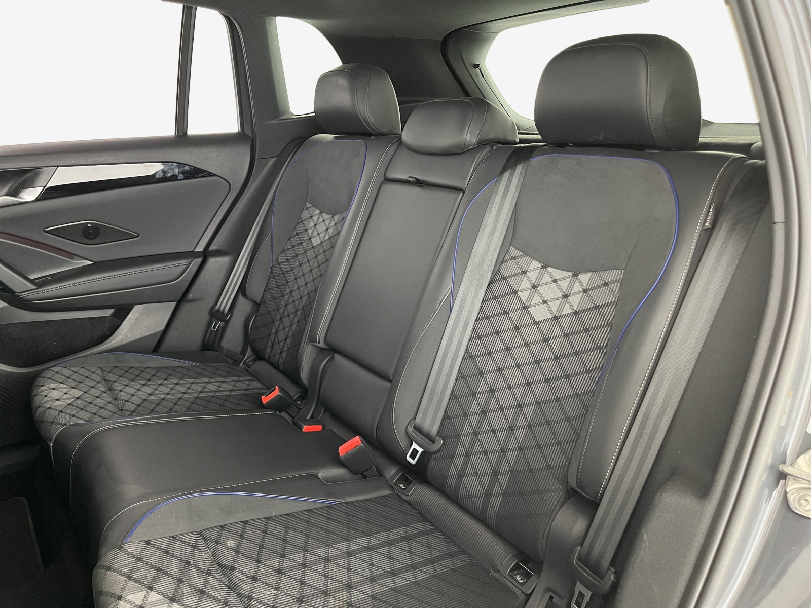 VW Tiguan 2.0 TSI DSG R-Line 4Motion-image-11