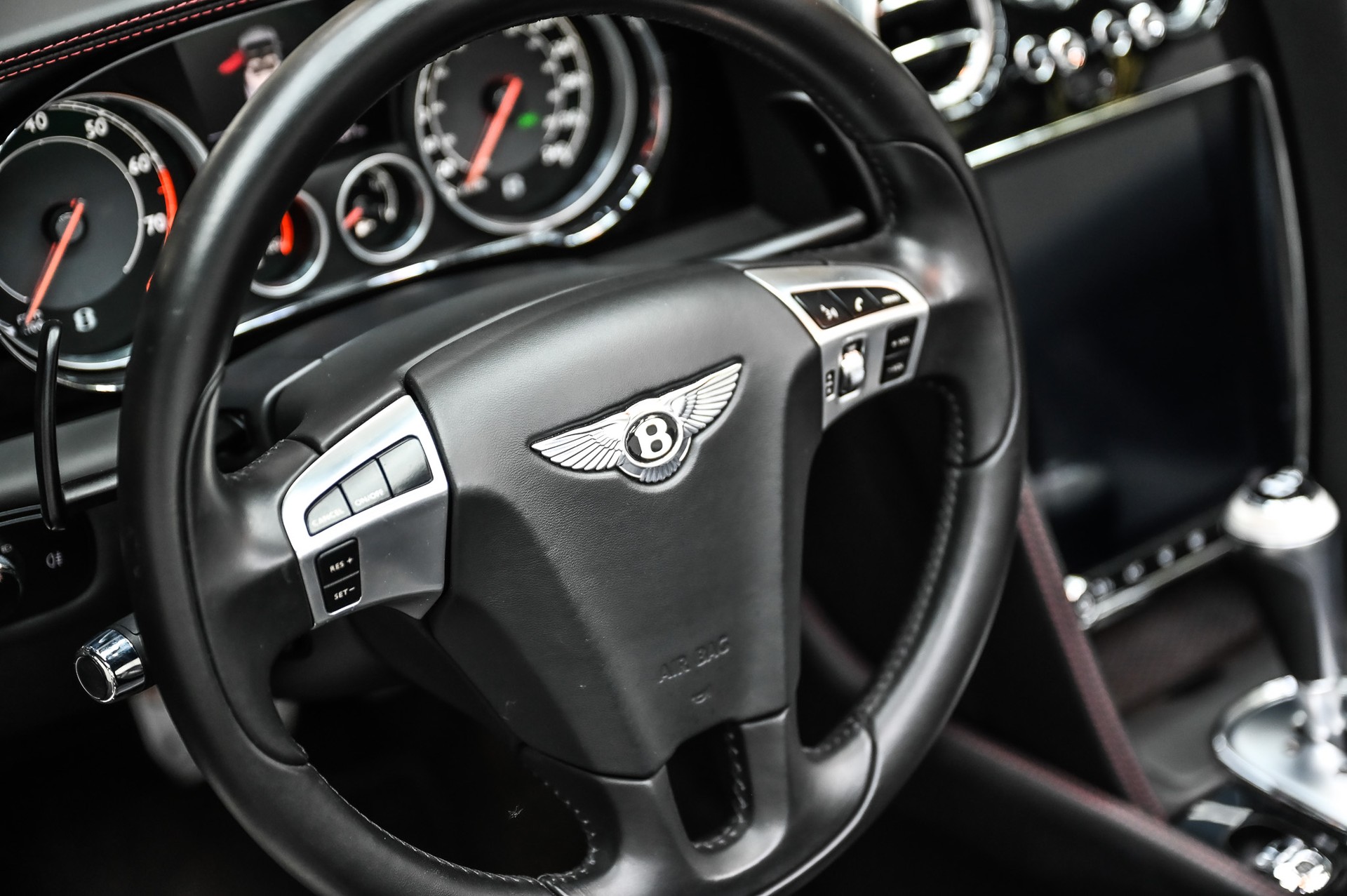 BENTLEY Continental GTC 6.0 V12 Speed-image-25