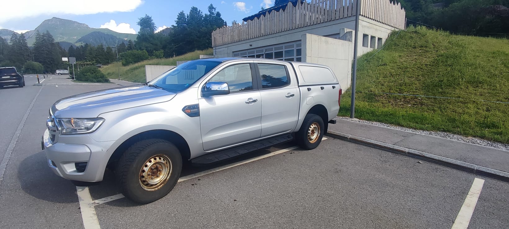 FORD 2.0 EcoBlue 4x4 XLT-image-2