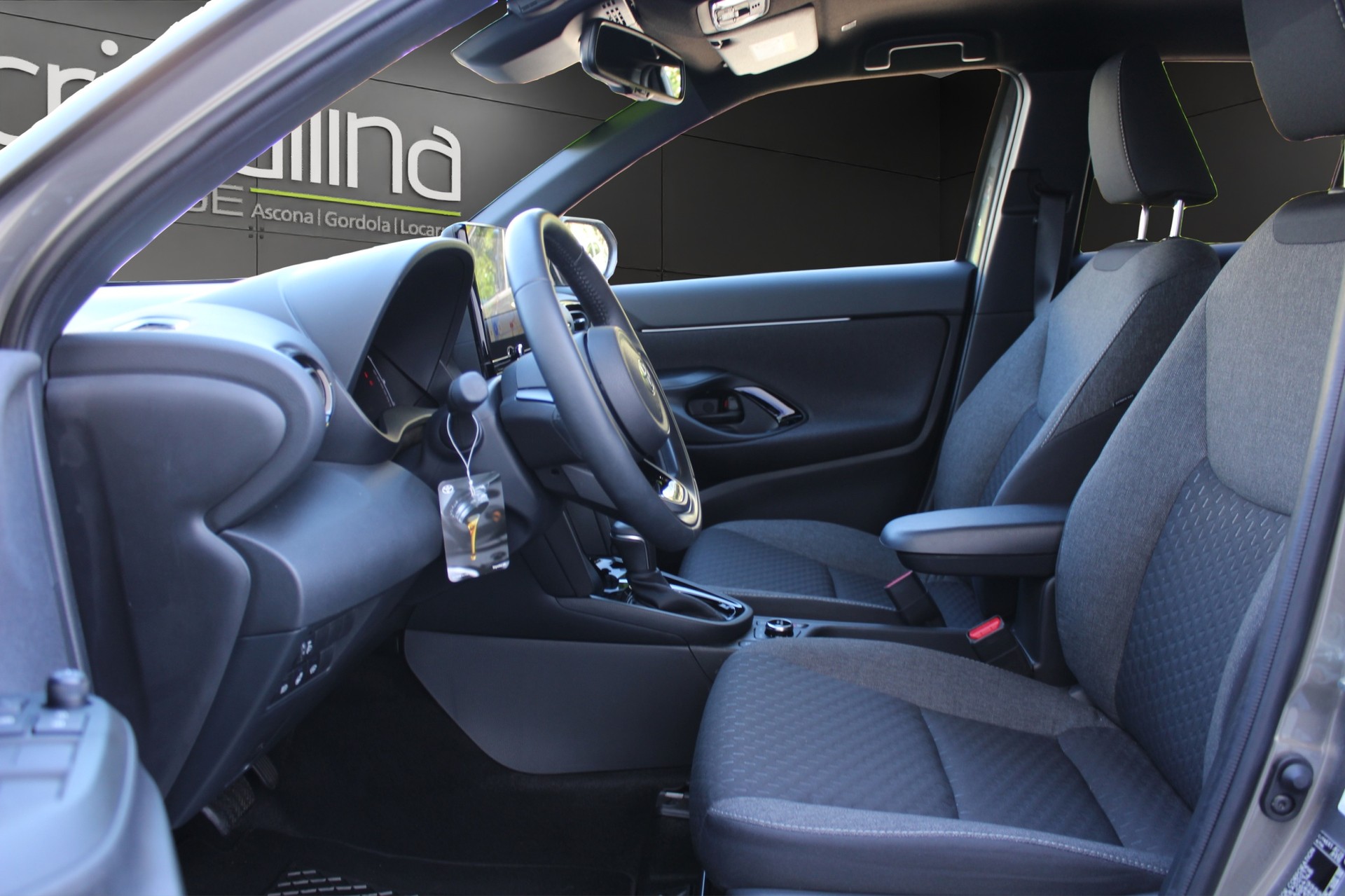 TOYOTA Yaris Cross 1.5 VVT-i HSD Trend AWD-i-image-6