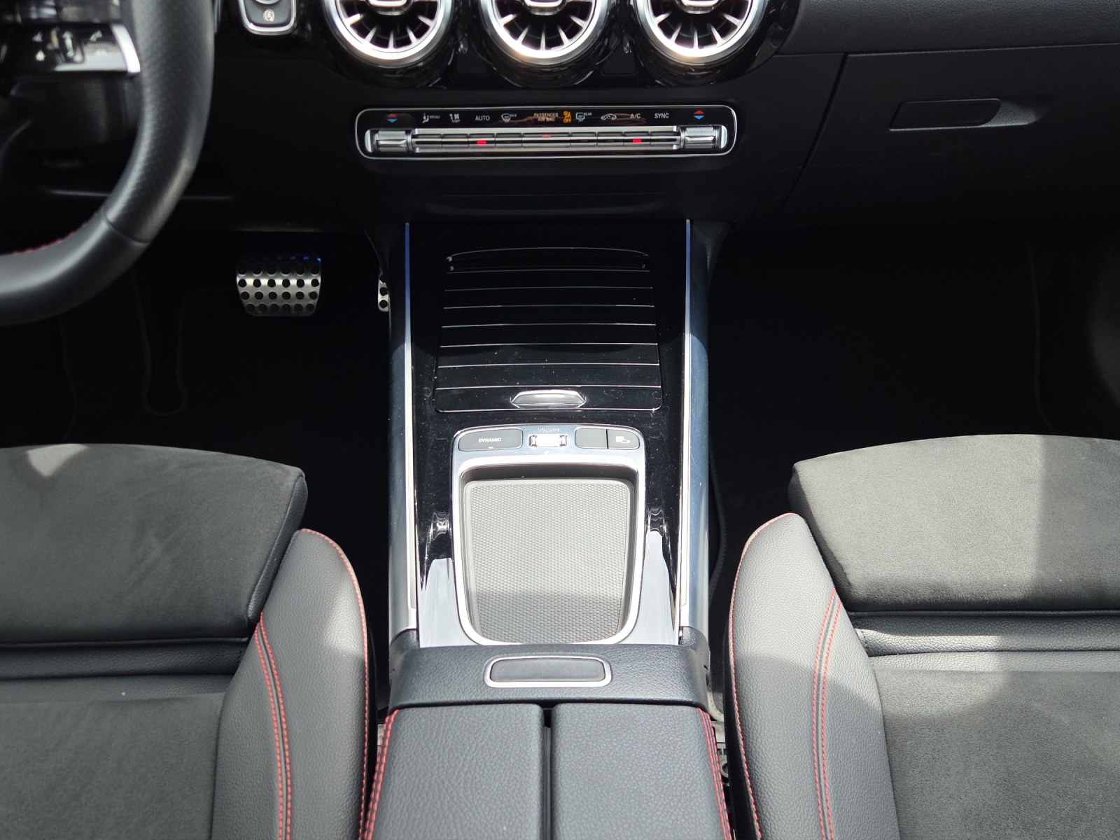 Image MERCEDES-BENZ GLA-250 GLA 250 4Matic 8G-DCT Swiss Star