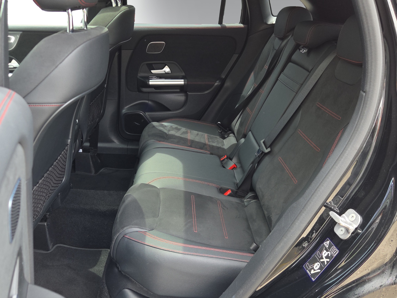 MERCEDES-BENZ GLA 250 4Matic 8G-DCT Swiss Star-image-9