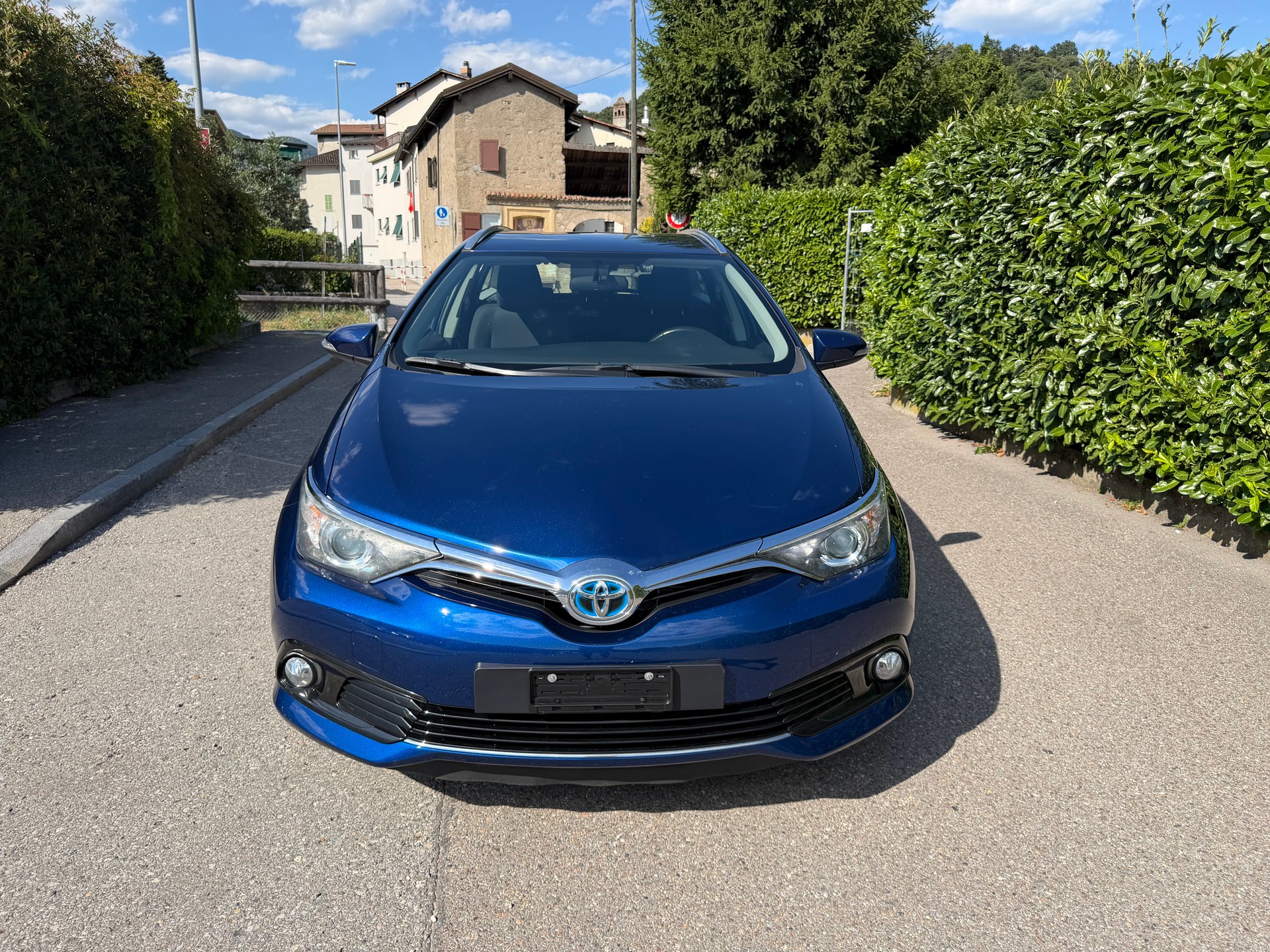 TOYOTA Auris Touring Sports 1.8 HSD Sol e-CVT-image-0