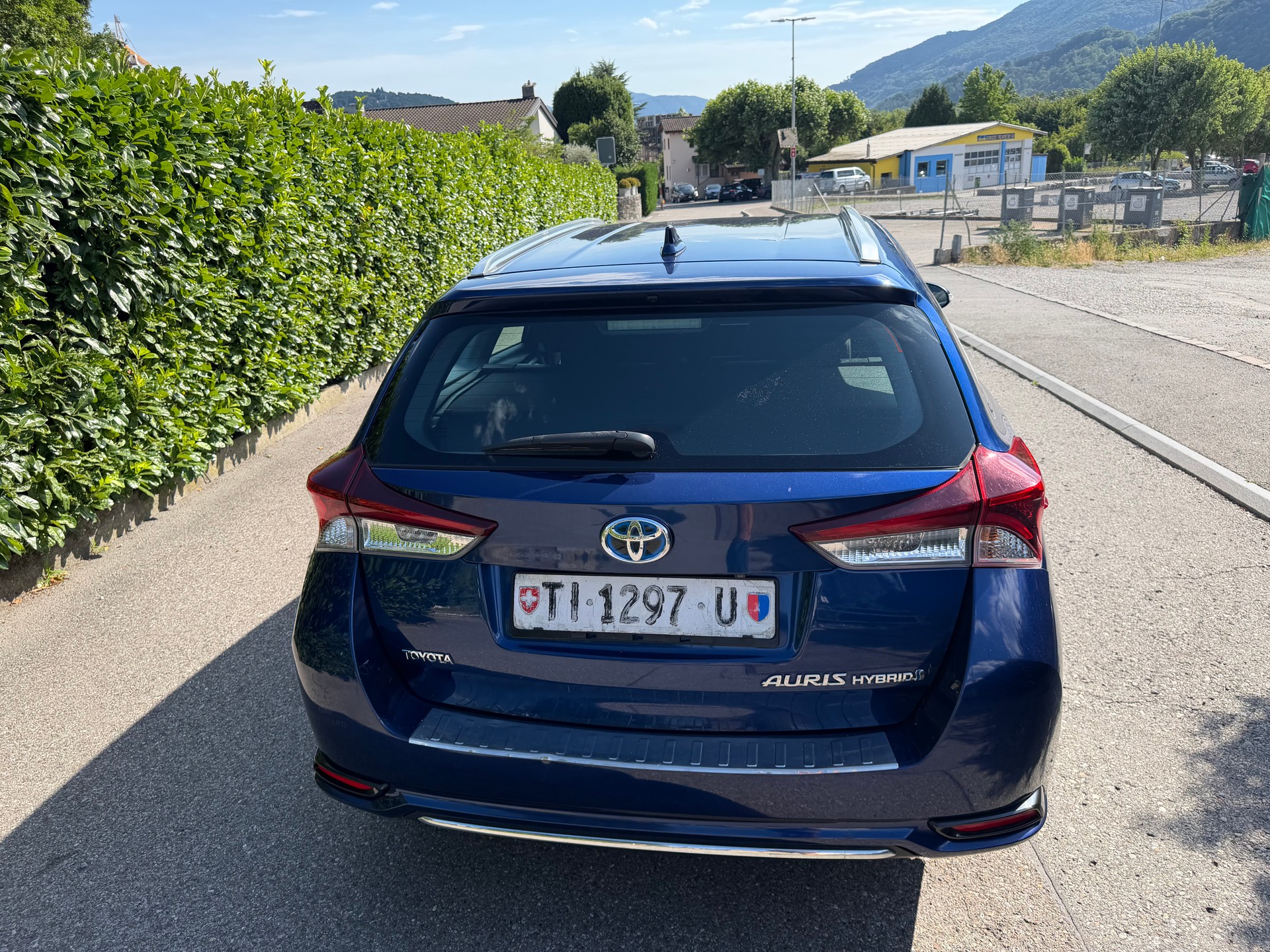 TOYOTA Auris Touring Sports 1.8 HSD Sol e-CVT-image-4
