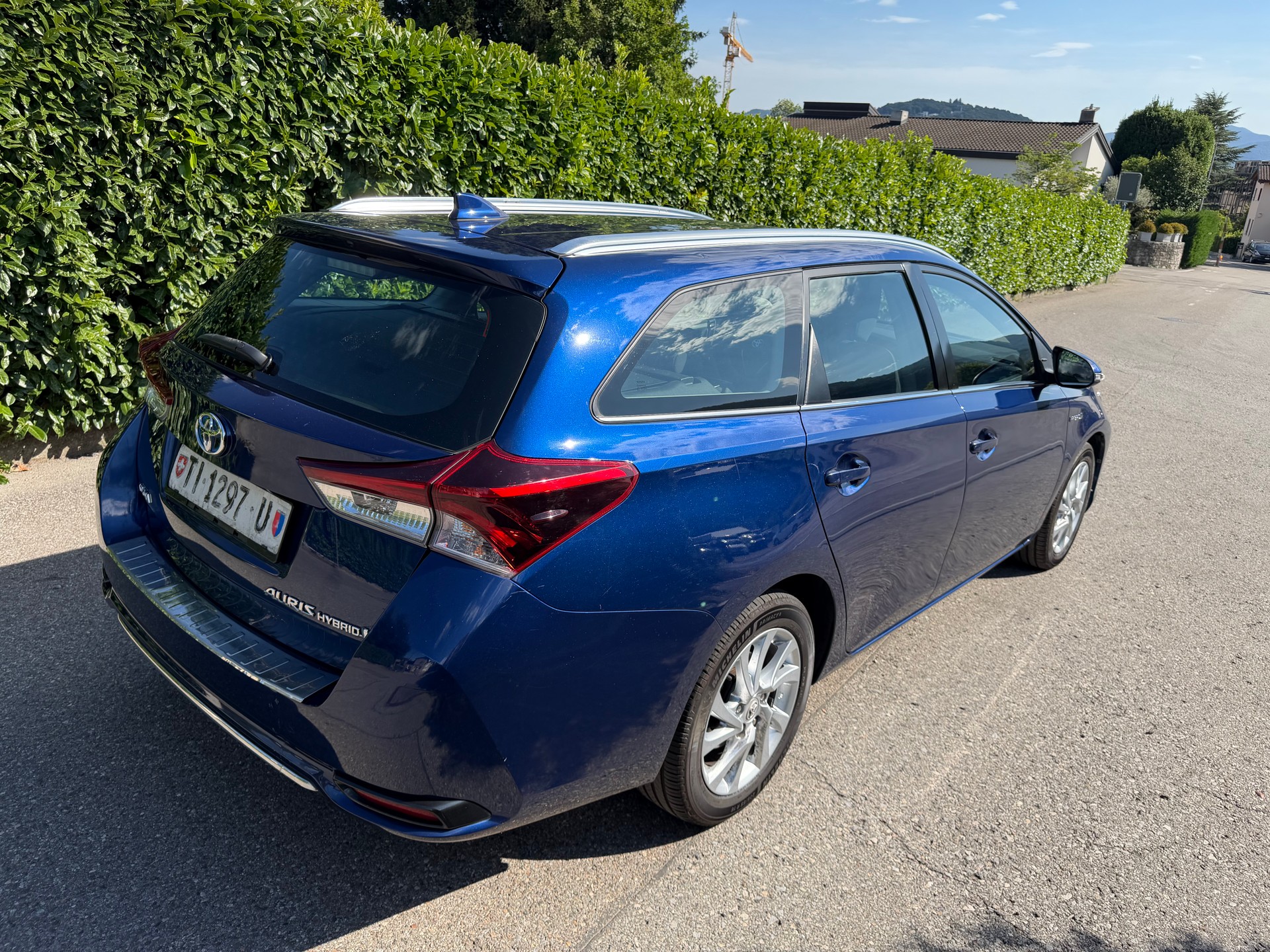 TOYOTA Auris Touring Sports 1.8 HSD Sol e-CVT-image-3
