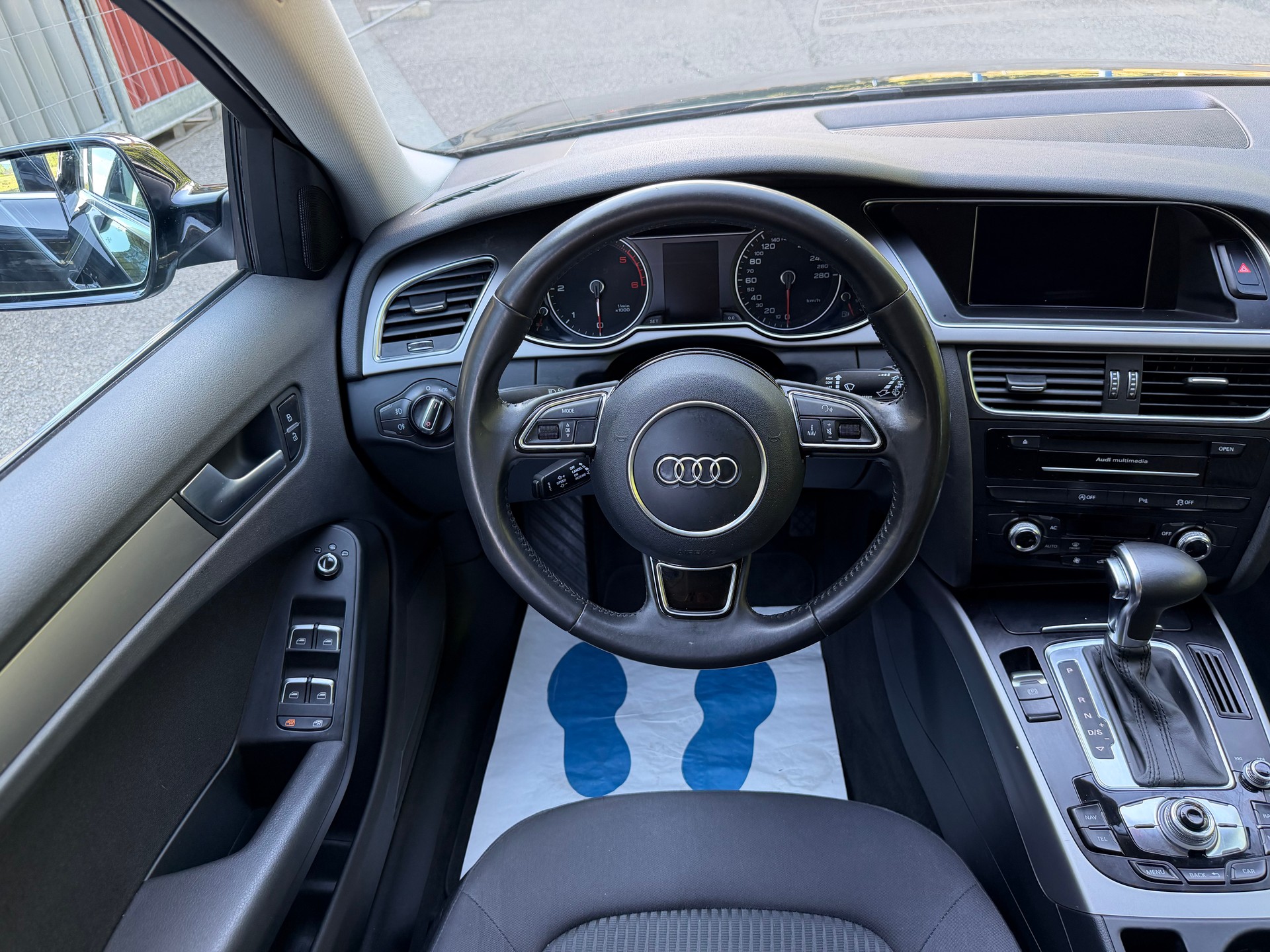 AUDI A4 Avant 2.0 TDI multitronic-image-9
