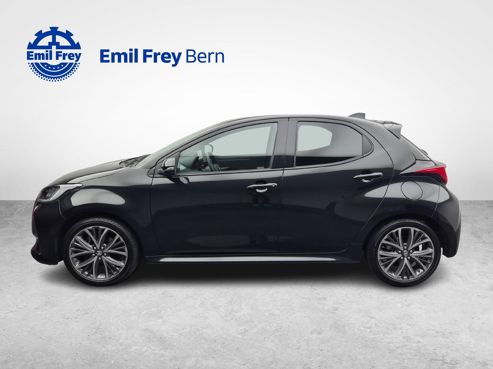 TOYOTA Yaris 1.5 VVT-i HSD Premium-image-1