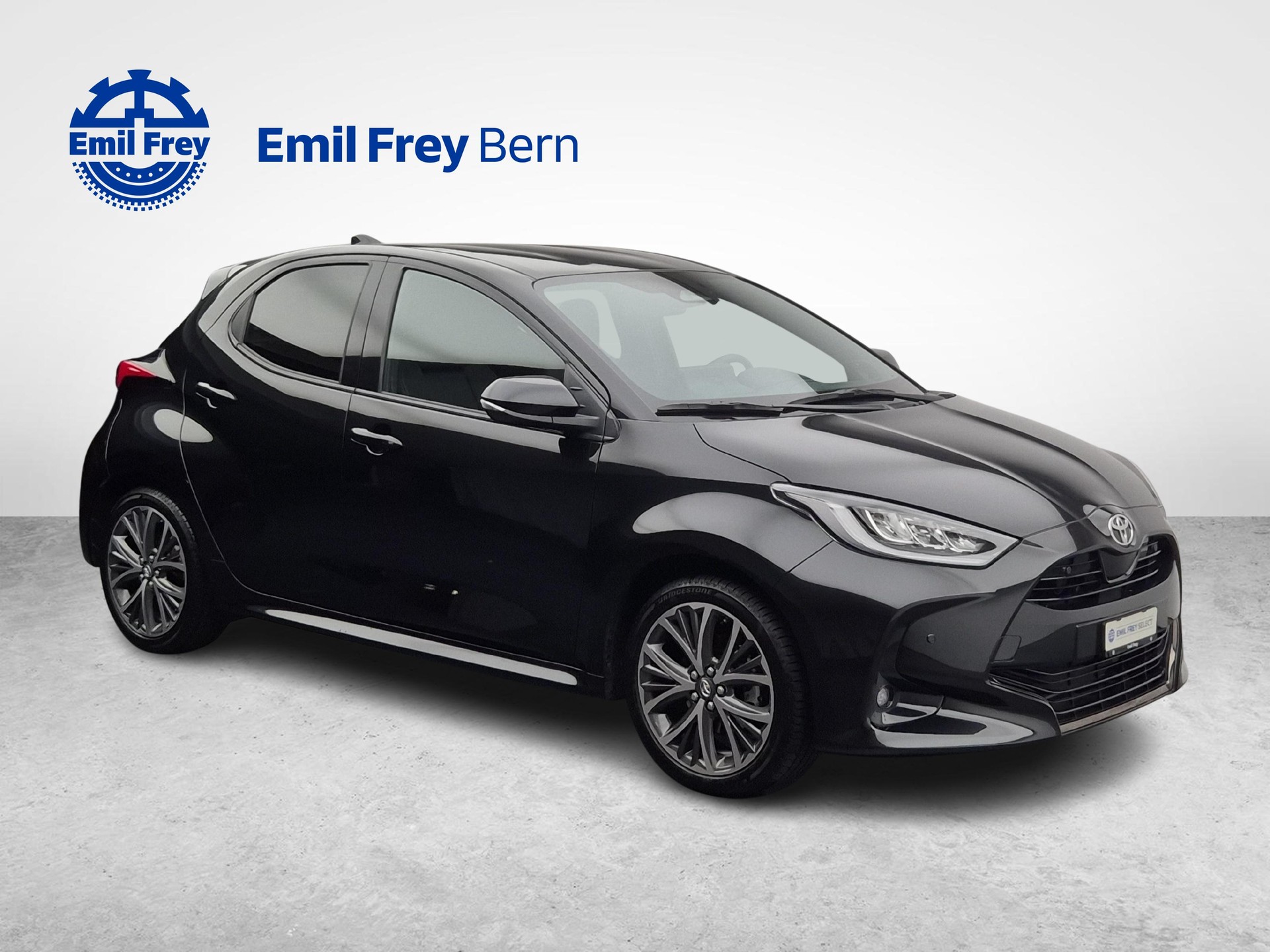 TOYOTA Yaris 1.5 VVT-i HSD Premium-image-4