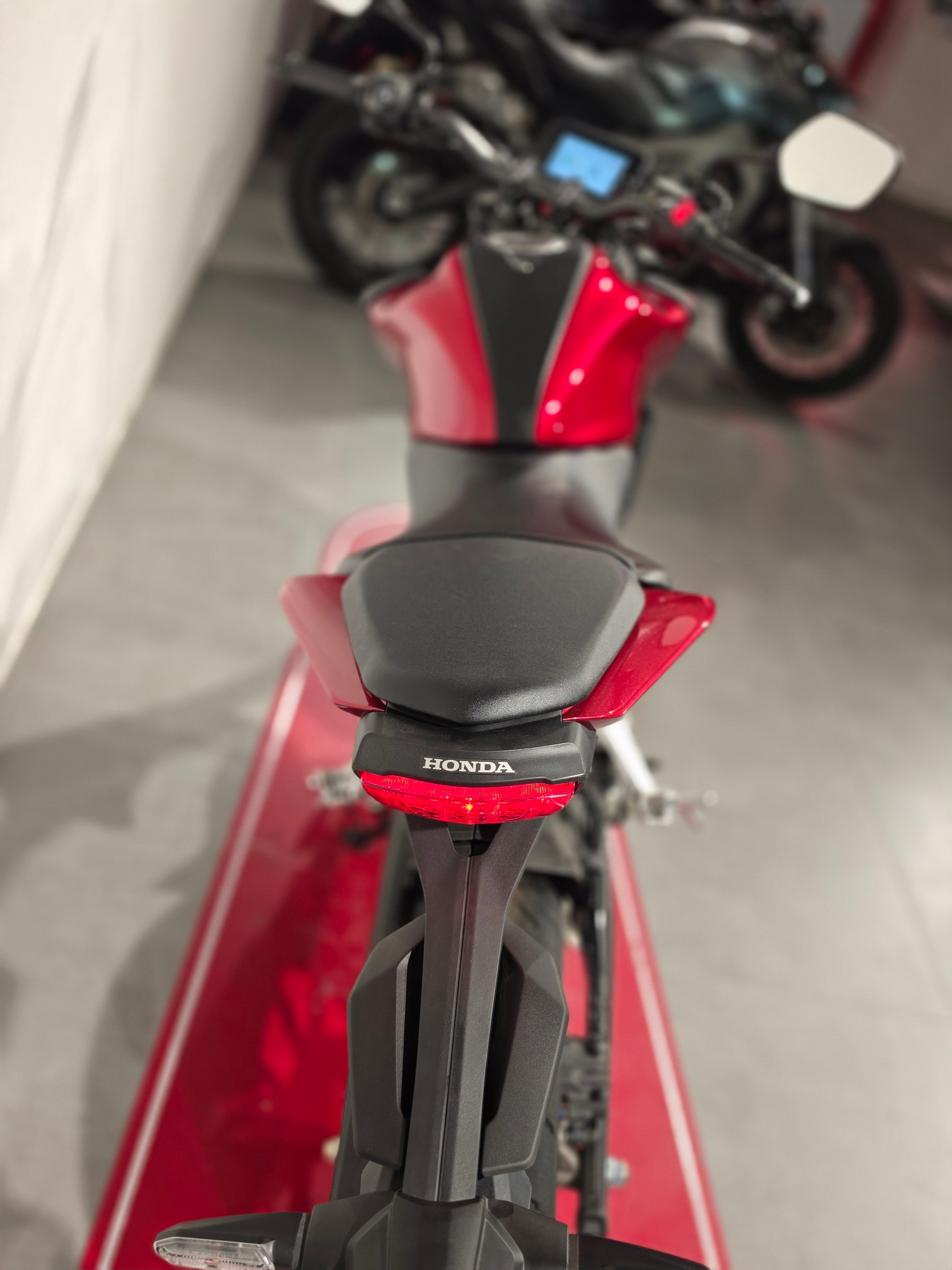HONDA CB 125 R-image-8