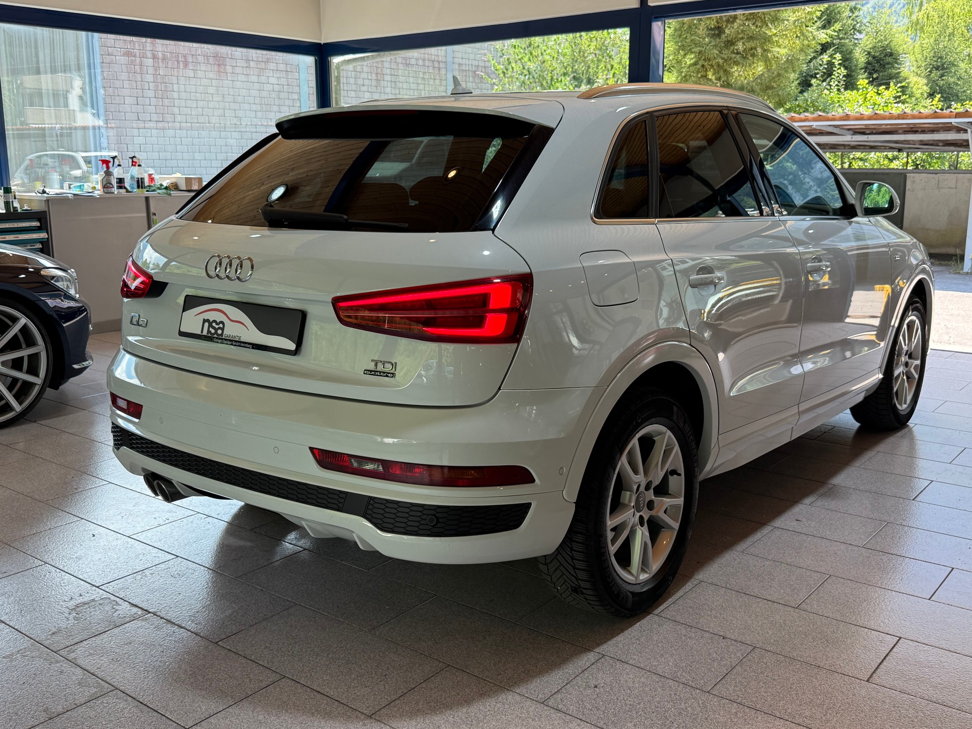 AUDI Q3 2.0 TDI sport quattro S-tronic-image-6