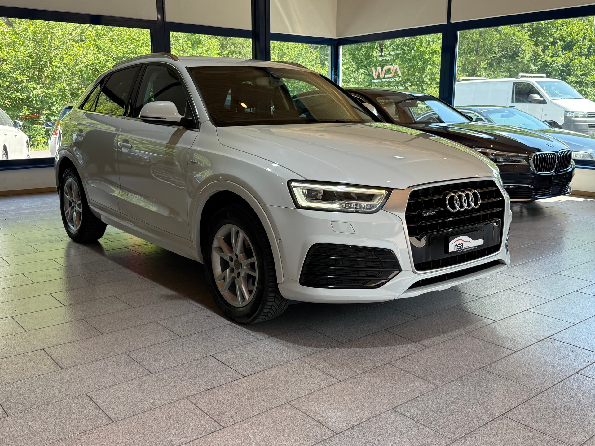AUDI Q3 2.0 TDI sport quattro S-tronic-image-2
